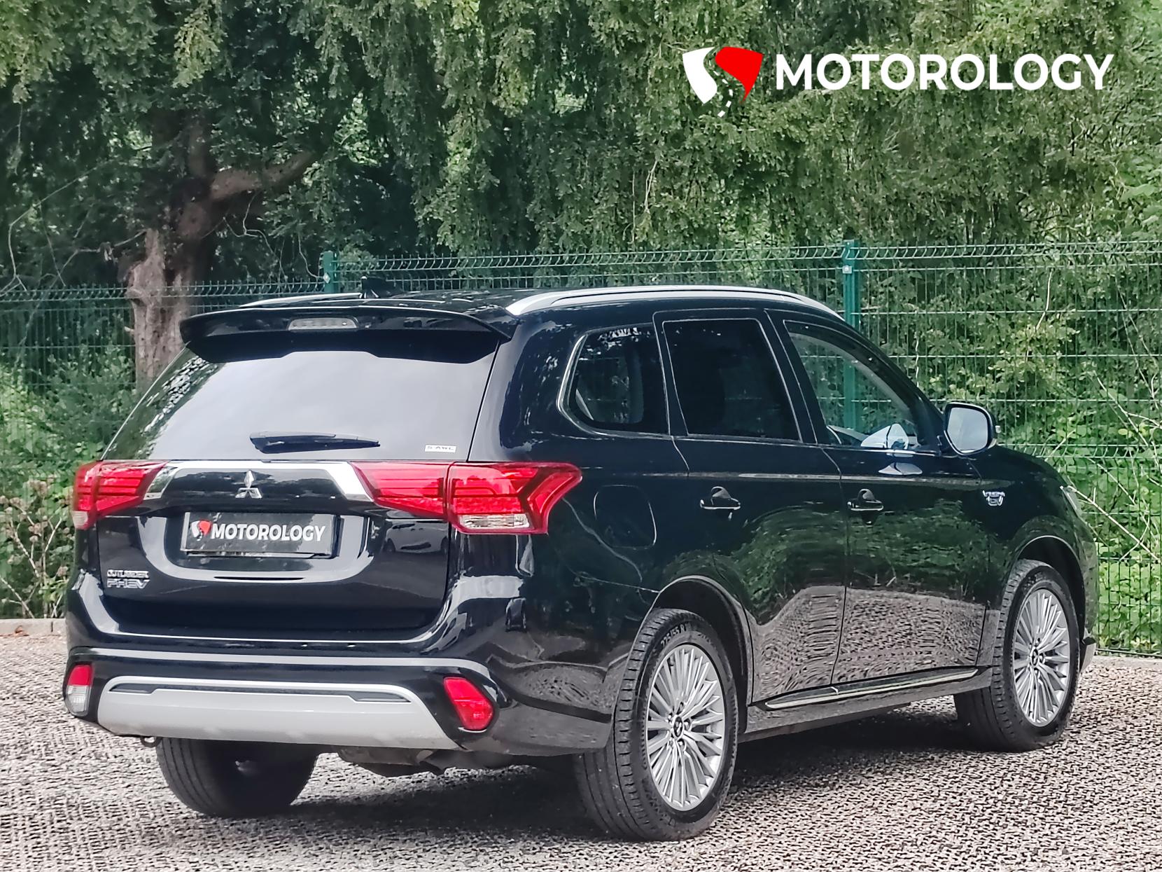 Mitsubishi Outlander 2.4h TwinMotor 13.8kWh Design SUV 5dr Petrol Plug-in Hybrid CVT 4WD Euro 6 (s/s) (224 ps)