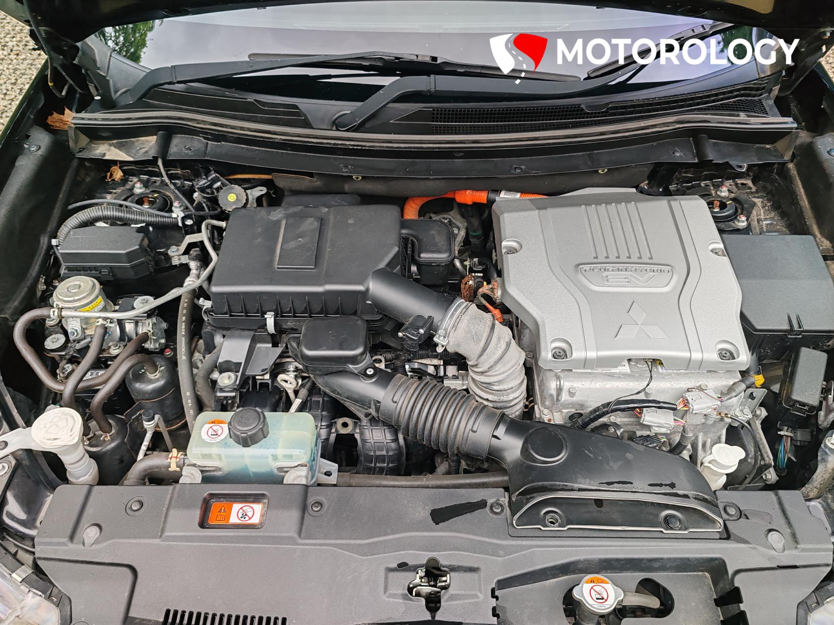Mitsubishi Outlander 2.4h TwinMotor 13.8kWh Design SUV 5dr Petrol Plug-in Hybrid CVT 4WD Euro 6 (s/s) (224 ps)
