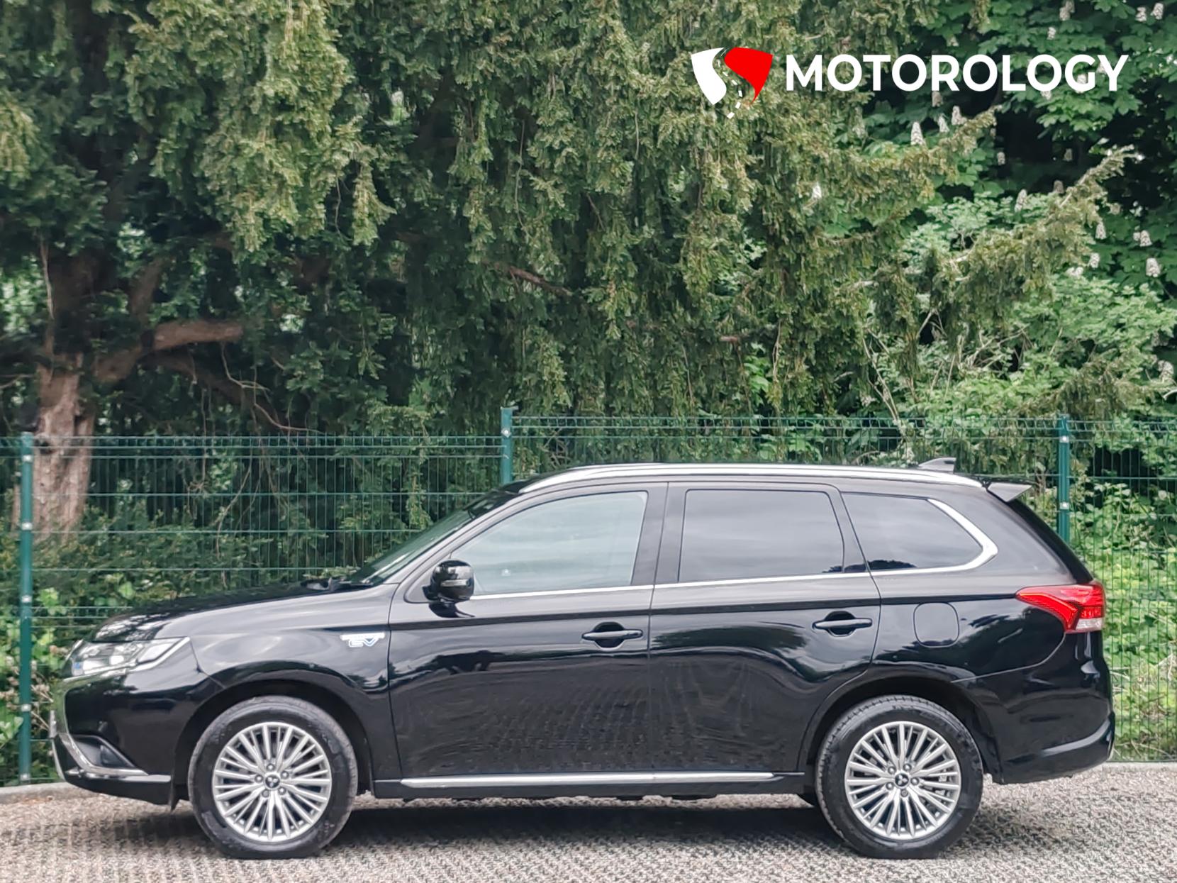 Mitsubishi Outlander 2.4h TwinMotor 13.8kWh Design SUV 5dr Petrol Plug-in Hybrid CVT 4WD Euro 6 (s/s) (224 ps)