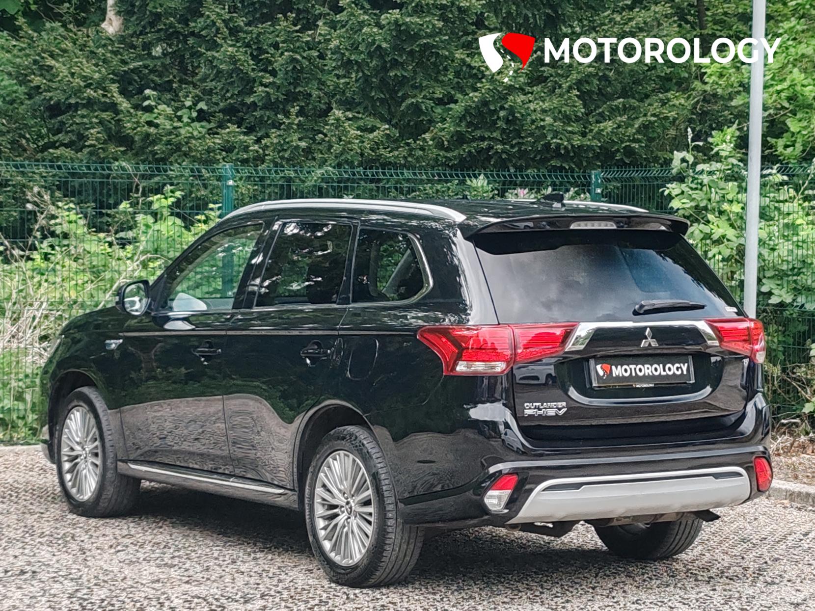 Mitsubishi Outlander 2.4h TwinMotor 13.8kWh Design SUV 5dr Petrol Plug-in Hybrid CVT 4WD Euro 6 (s/s) (224 ps)
