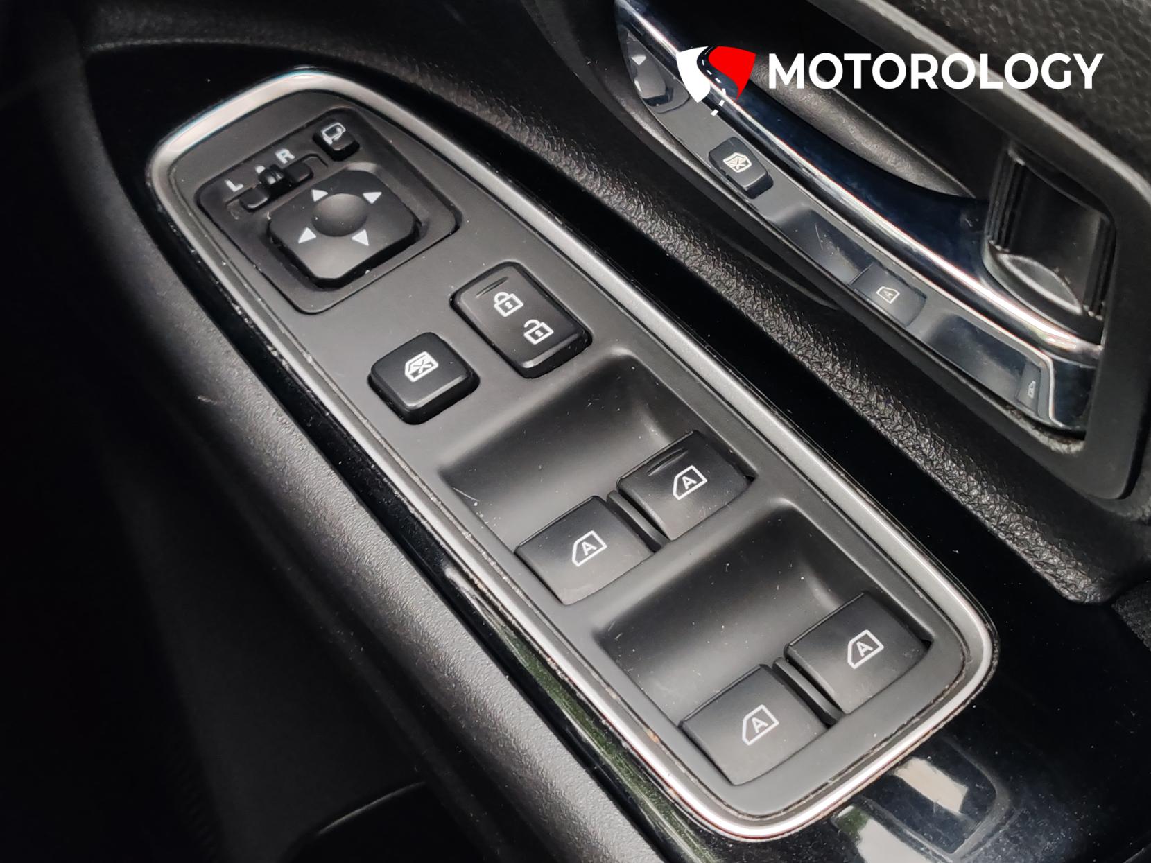 Mitsubishi Outlander 2.4h TwinMotor 13.8kWh Design SUV 5dr Petrol Plug-in Hybrid CVT 4WD Euro 6 (s/s) (224 ps)