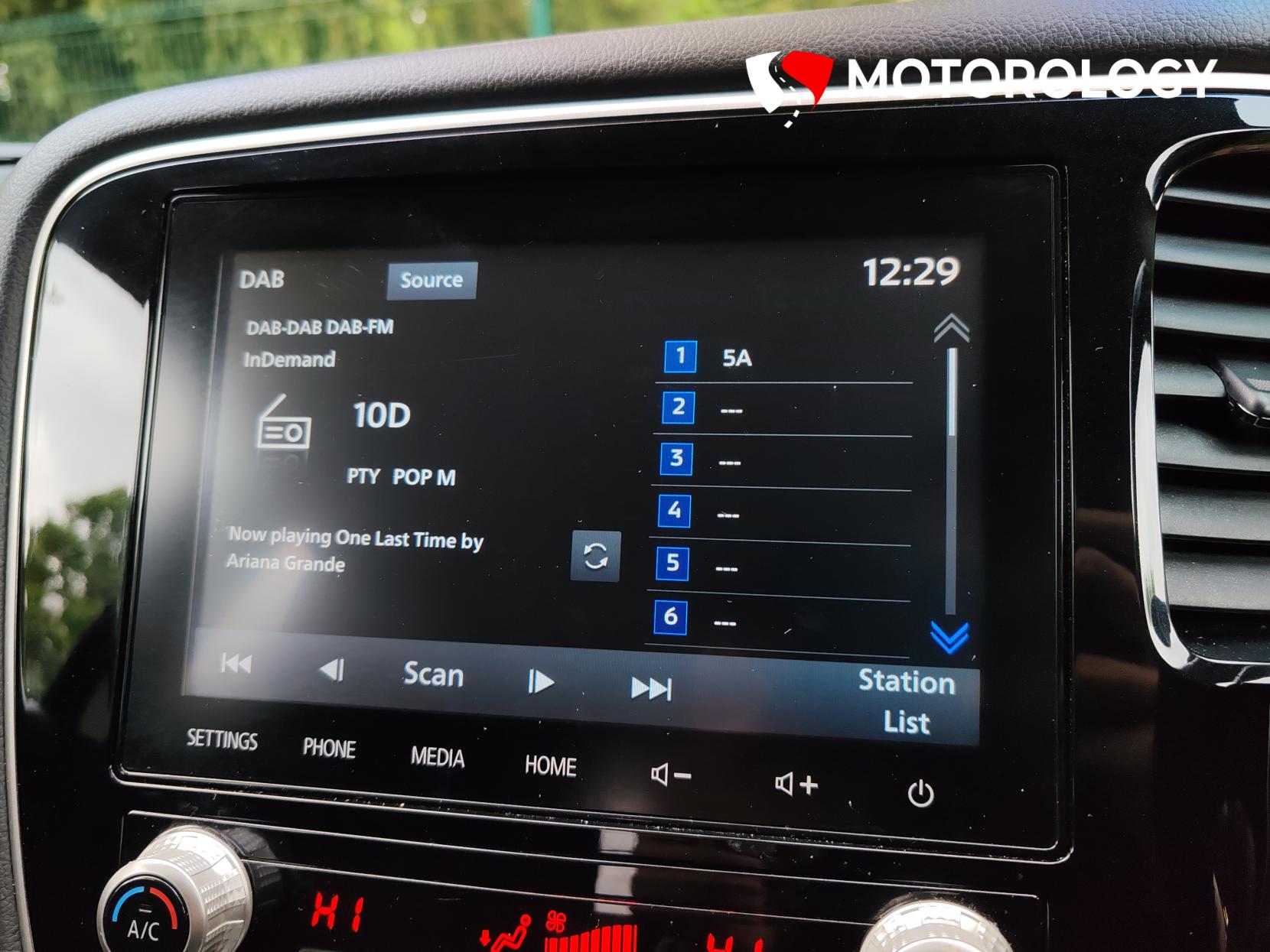 Mitsubishi Outlander 2.4h TwinMotor 13.8kWh Design SUV 5dr Petrol Plug-in Hybrid CVT 4WD Euro 6 (s/s) (224 ps)