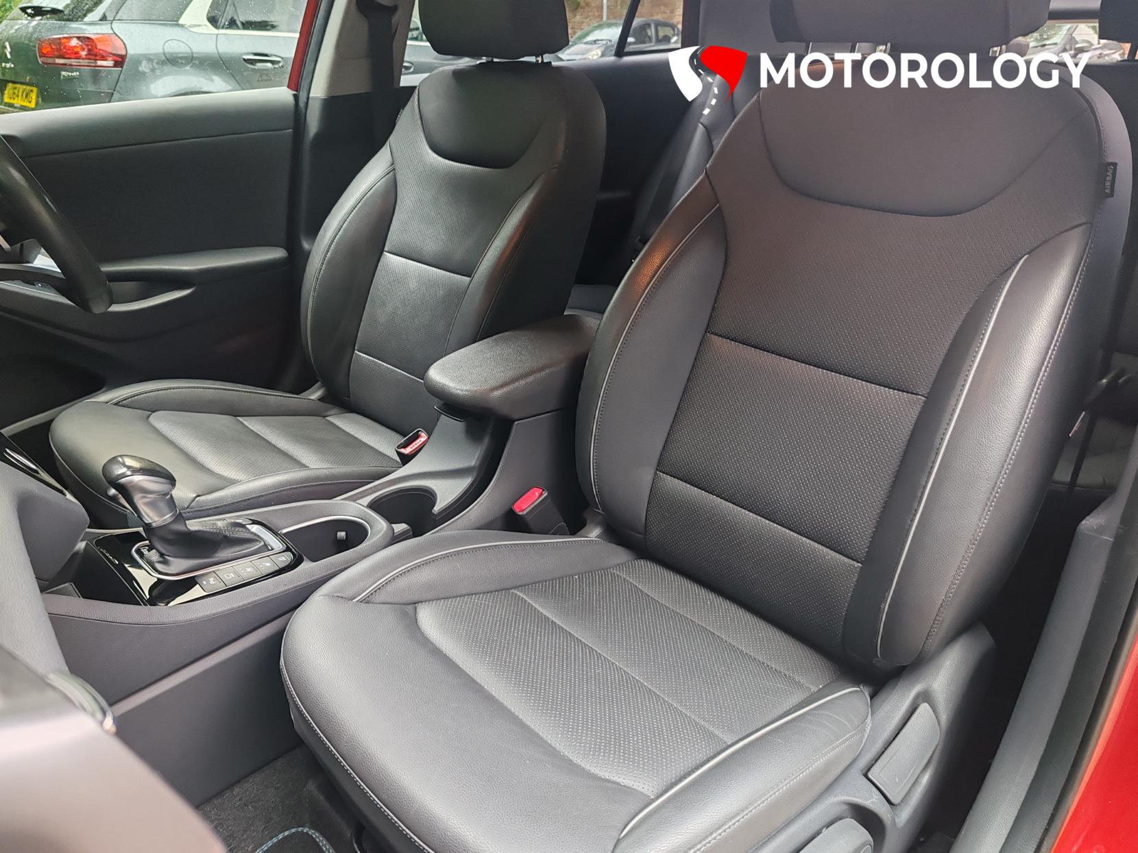 Hyundai IONIQ 1.6 h-GDi 8.9kWh Premium SE Hatchback 5dr Petrol Plug-in Hybrid DCT Euro 6 (s/s) (141 ps)