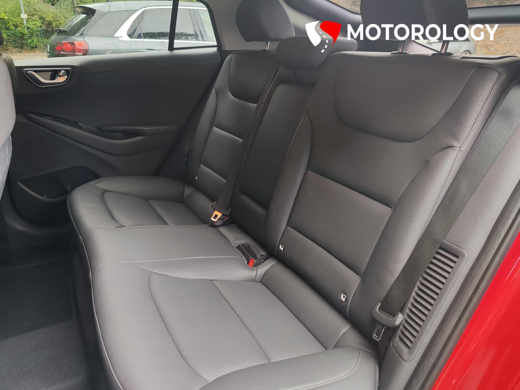 Hyundai IONIQ 1.6 h-GDi 8.9kWh Premium SE Hatchback 5dr Petrol Plug-in Hybrid DCT Euro 6 (s/s) (141 ps)
