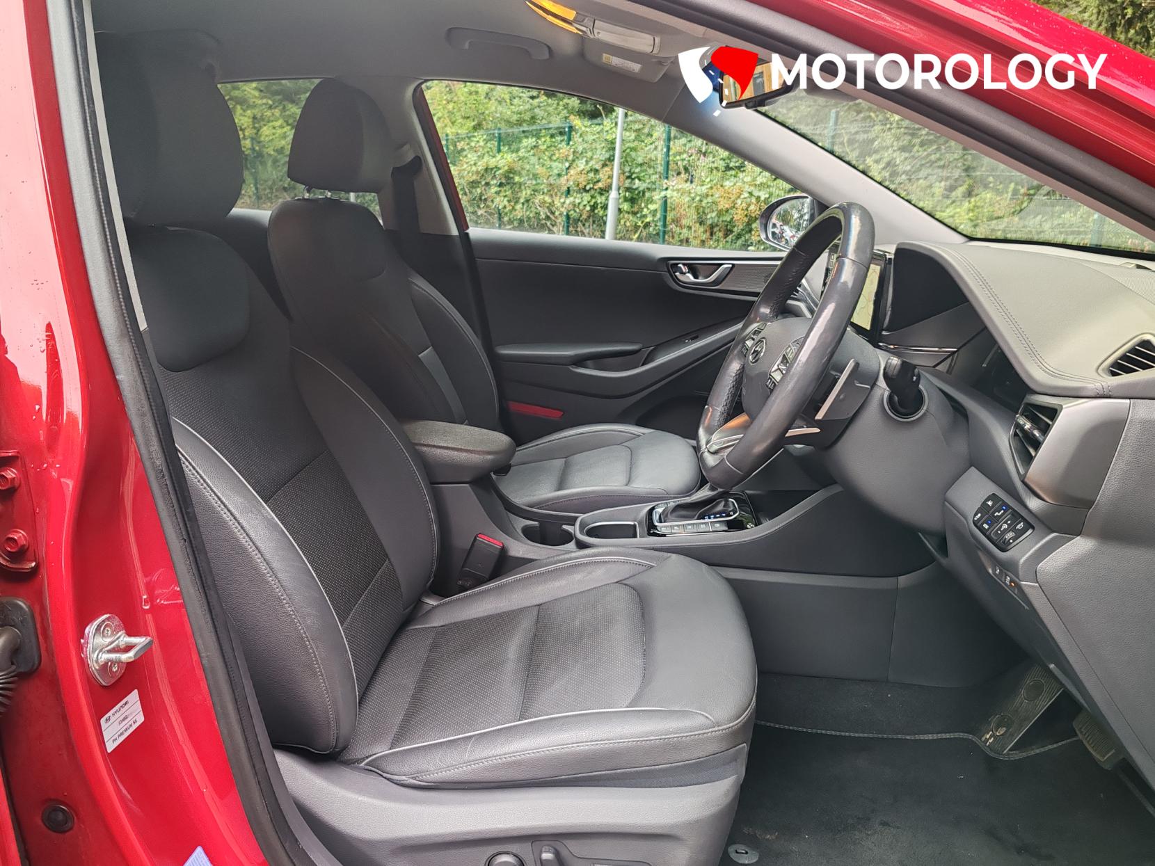 Hyundai IONIQ 1.6 h-GDi 8.9kWh Premium SE Hatchback 5dr Petrol Plug-in Hybrid DCT Euro 6 (s/s) (141 ps)
