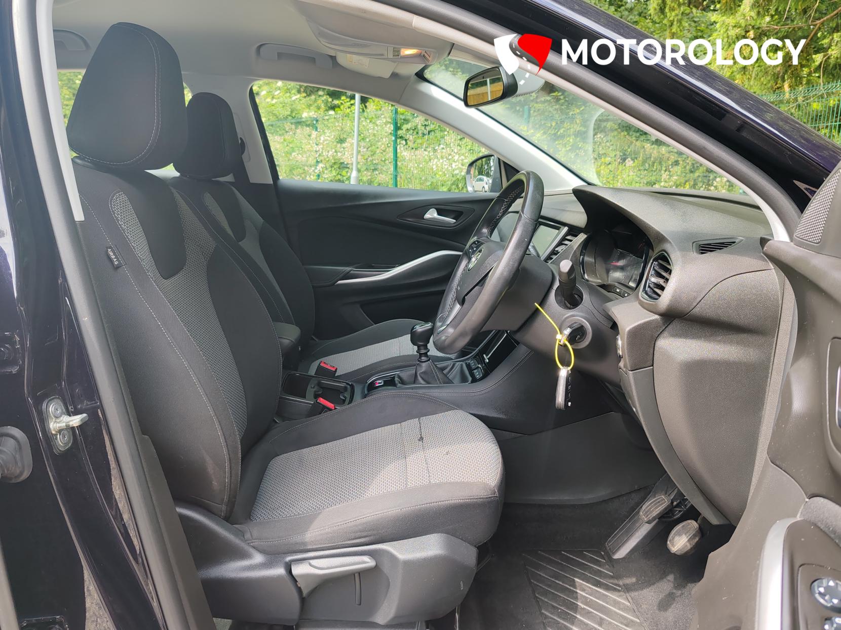 Vauxhall Grandland X 1.5 Turbo D BlueInjection SE SUV 5dr Diesel Manual Euro 6 (s/s) (130 ps)