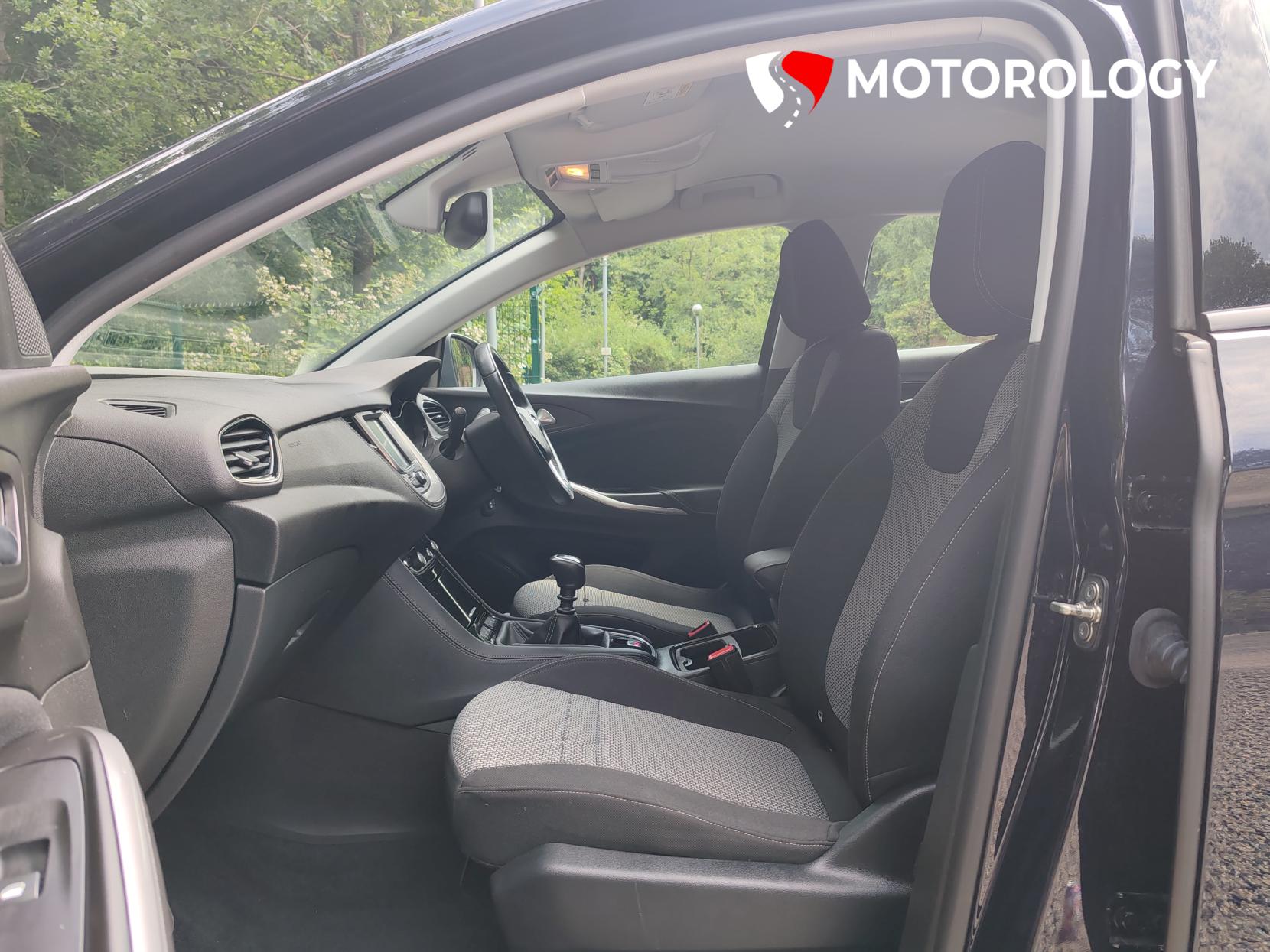 Vauxhall Grandland X 1.5 Turbo D BlueInjection SE SUV 5dr Diesel Manual Euro 6 (s/s) (130 ps)