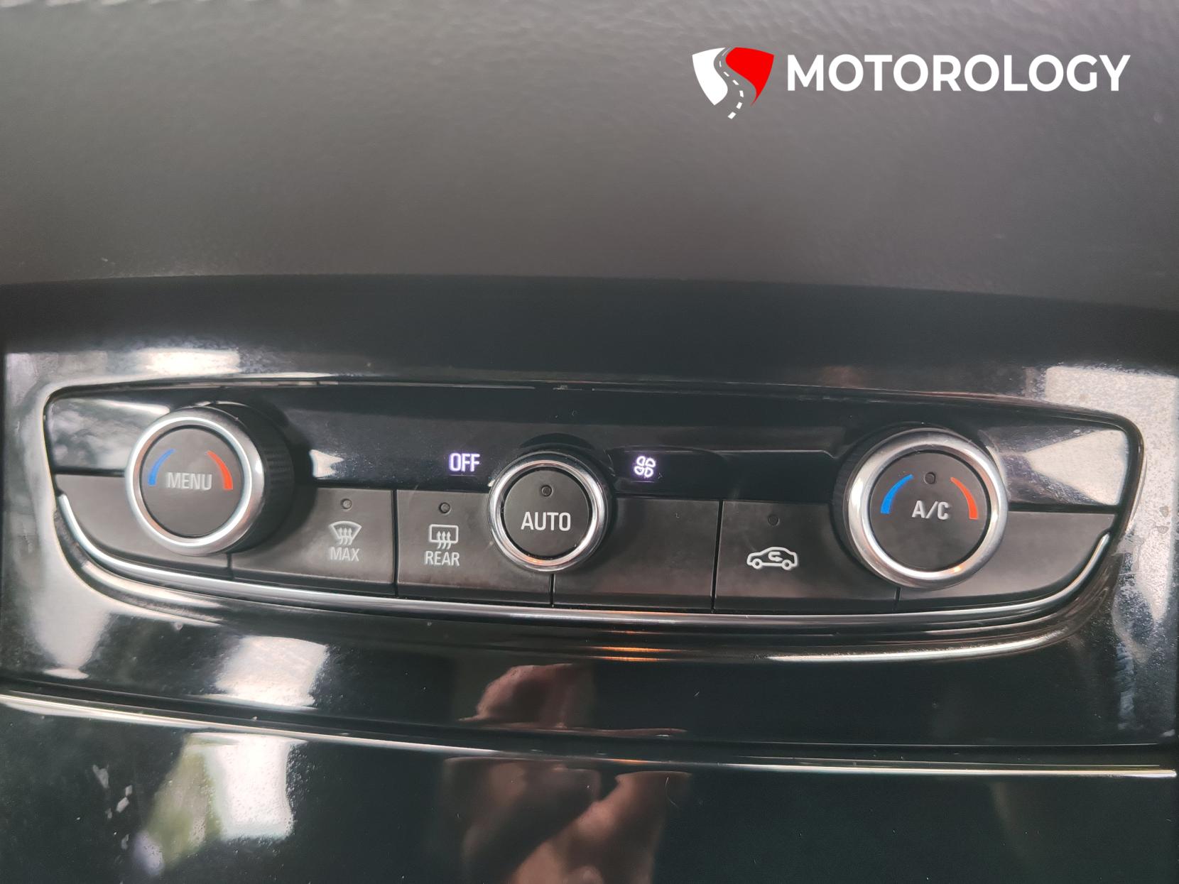 Vauxhall Grandland X 1.5 Turbo D BlueInjection SE SUV 5dr Diesel Manual Euro 6 (s/s) (130 ps)