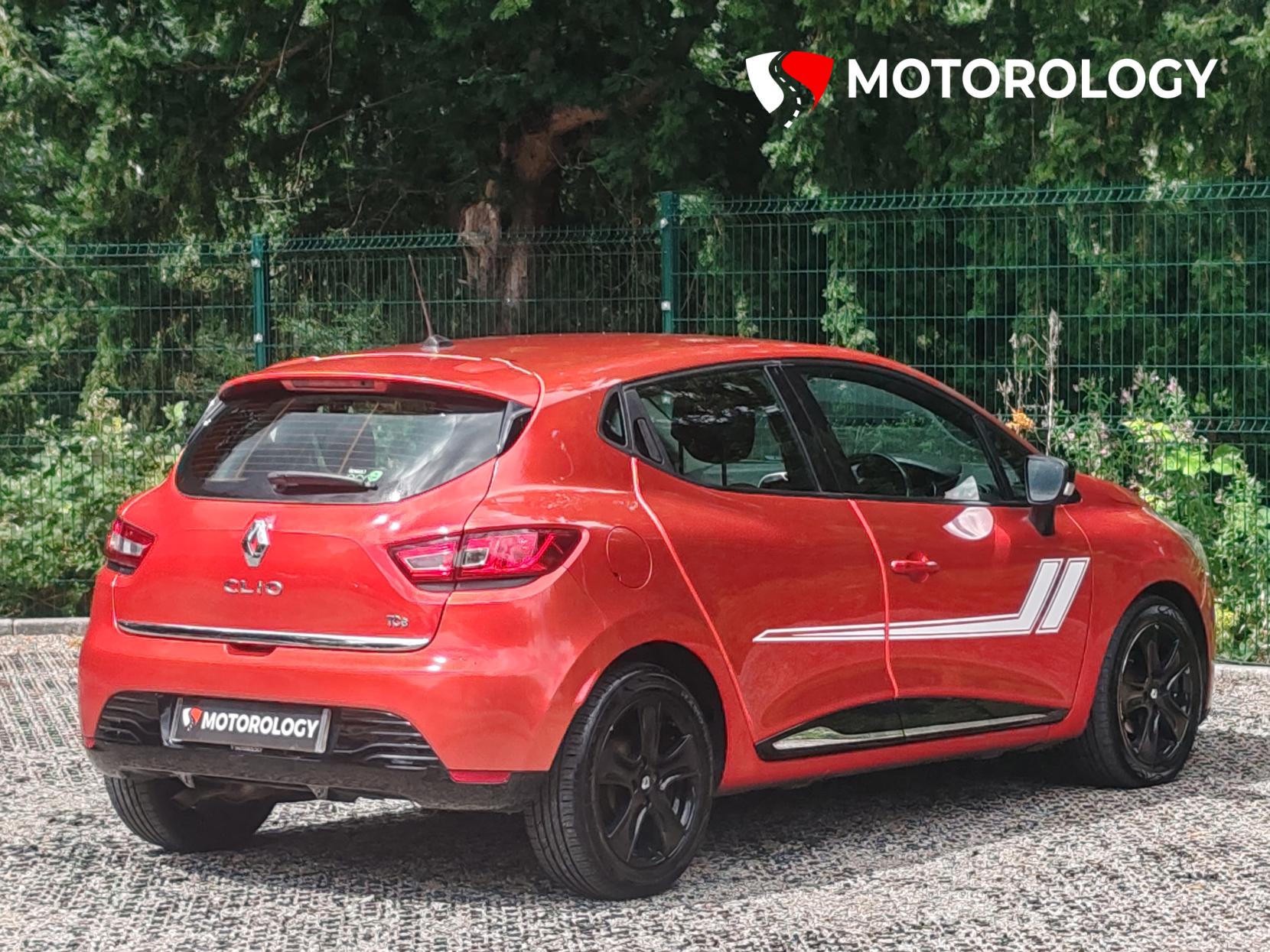 Renault Clio 0.9 TCe ECO Dynamique MediaNav Hatchback 5dr Petrol Manual Euro 5 (s/s) (90 ps)