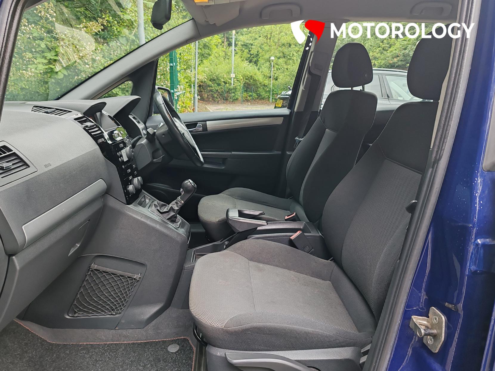 Vauxhall Zafira 1.6 16V Exclusiv MPV 5dr Petrol Manual Euro 5 (115 ps)