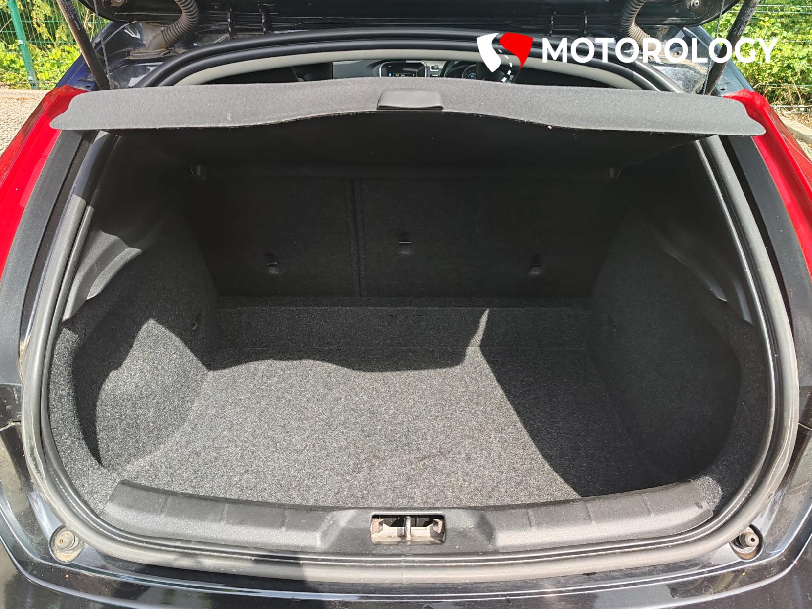 Volvo V40 2.0 D3 SE Lux Nav Hatchback 5dr Diesel Geartronic Euro 5 (s/s) (150 ps)