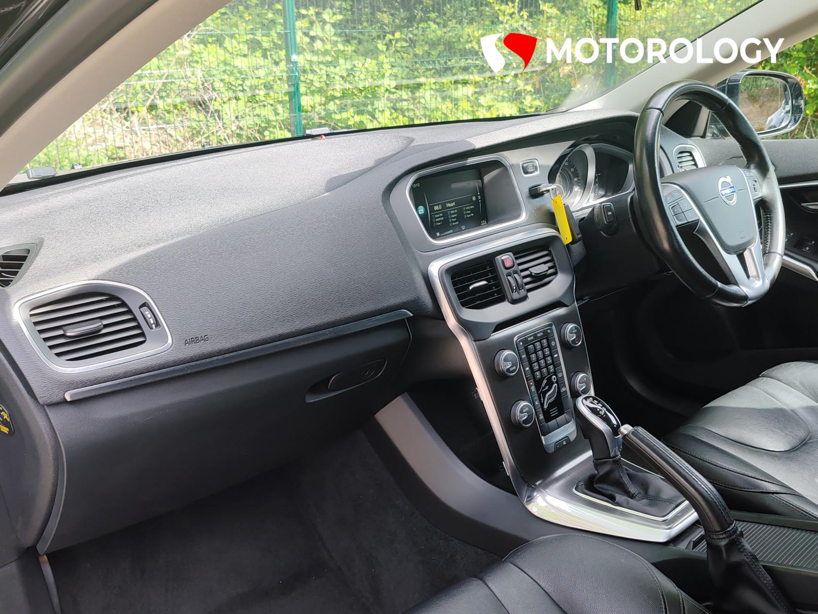 Volvo V40 2.0 D3 SE Lux Nav Hatchback 5dr Diesel Geartronic Euro 5 (s/s) (150 ps)