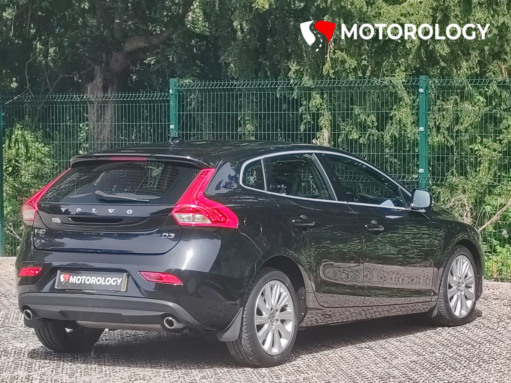 Volvo V40 2.0 D3 SE Lux Nav Hatchback 5dr Diesel Geartronic Euro 5 (s/s) (150 ps)
