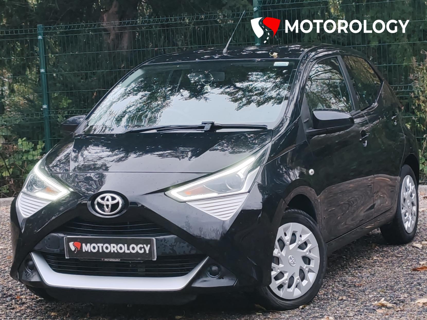 Toyota AYGO 1.0 VVT-i x-play Hatchback 5dr Petrol Manual Euro 6 (71 ps)