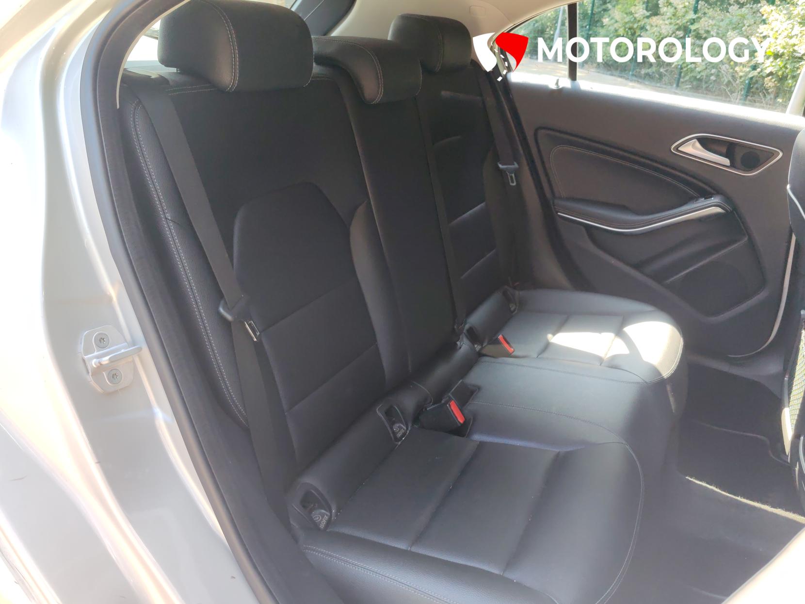 Mercedes-Benz A Class 1.5 A180d SE Hatchback 5dr Diesel Manual Euro 6 (s/s) (109 ps)