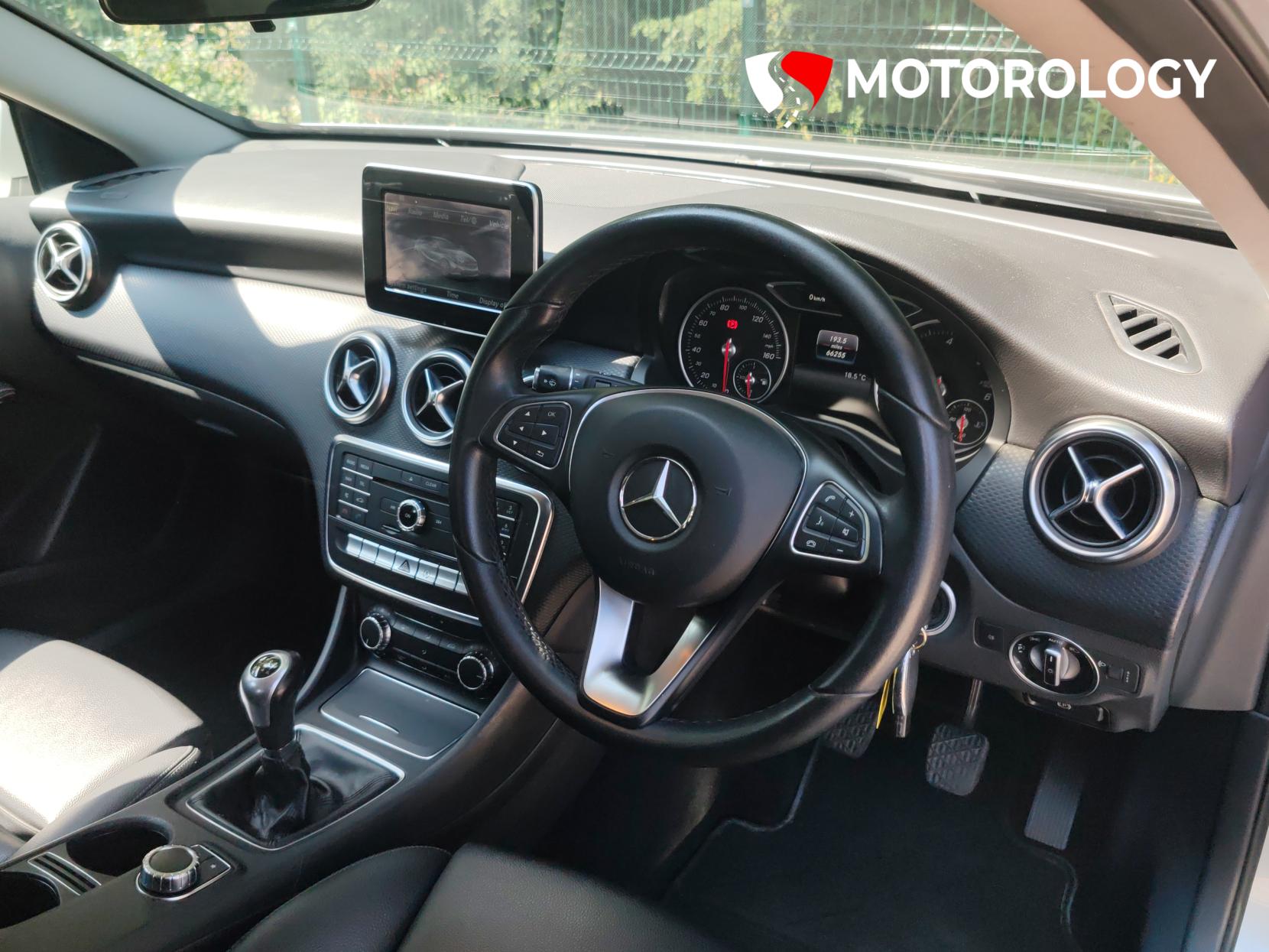 Mercedes-Benz A Class 1.5 A180d SE Hatchback 5dr Diesel Manual Euro 6 (s/s) (109 ps)