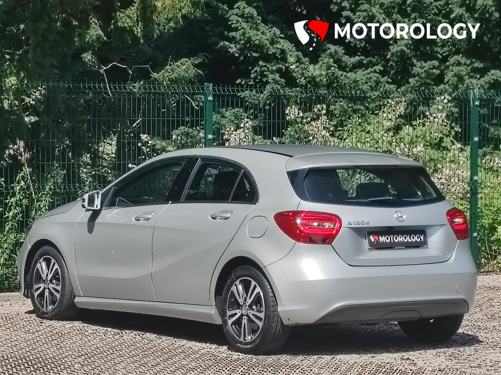 Mercedes-Benz A Class 1.5 A180d SE Hatchback 5dr Diesel Manual Euro 6 (s/s) (109 ps)