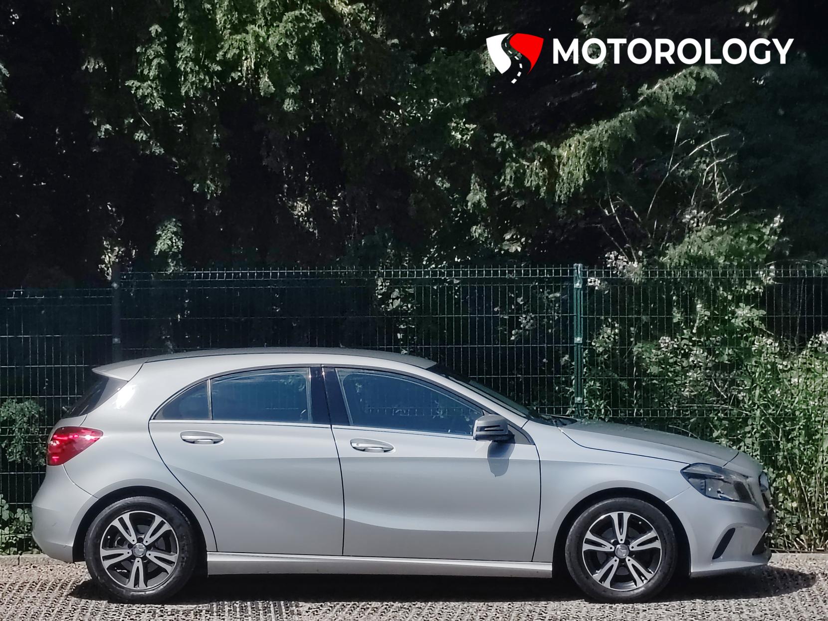 Mercedes-Benz A Class 1.5 A180d SE Hatchback 5dr Diesel Manual Euro 6 (s/s) (109 ps)