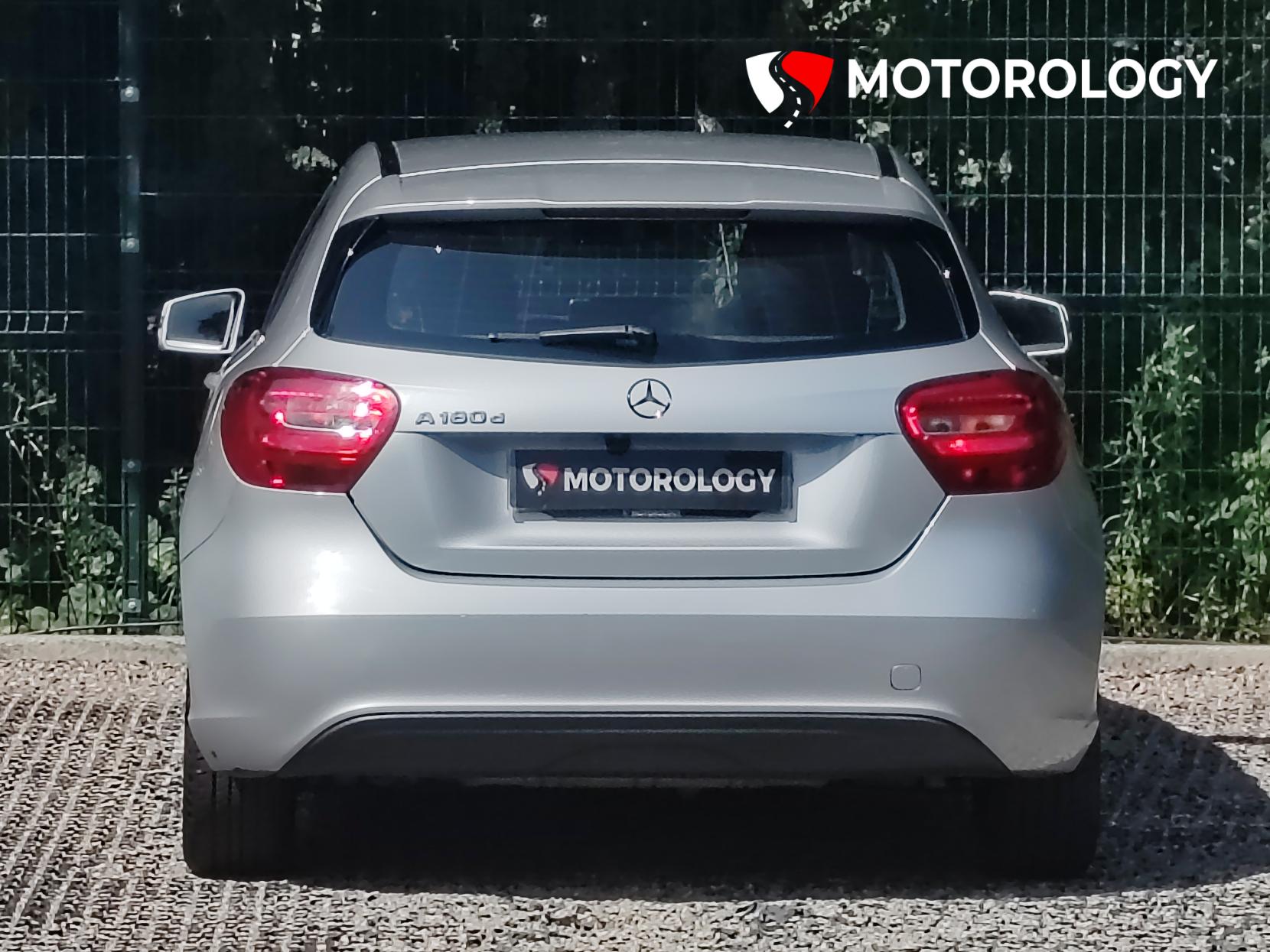 Mercedes-Benz A Class 1.5 A180d SE Hatchback 5dr Diesel Manual Euro 6 (s/s) (109 ps)