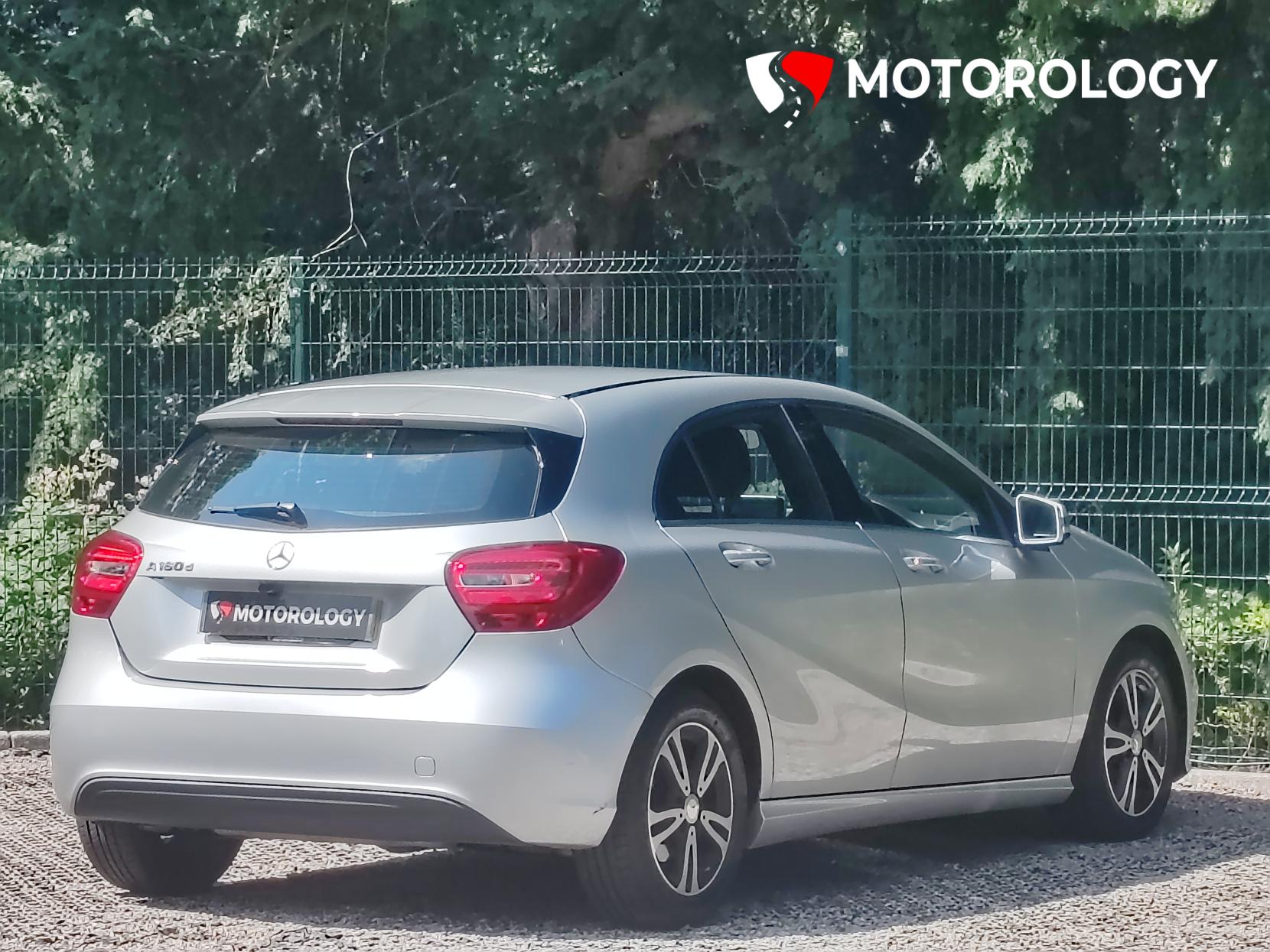 Mercedes-Benz A Class 1.5 A180d SE Hatchback 5dr Diesel Manual Euro 6 (s/s) (109 ps)