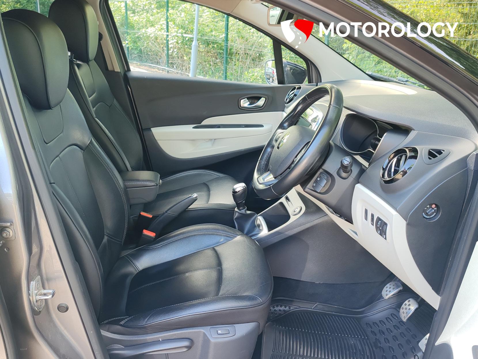 Renault Captur 1.5 dCi ENERGY GT Line SUV 5dr Diesel Manual Euro 6 (s/s) (90 ps)