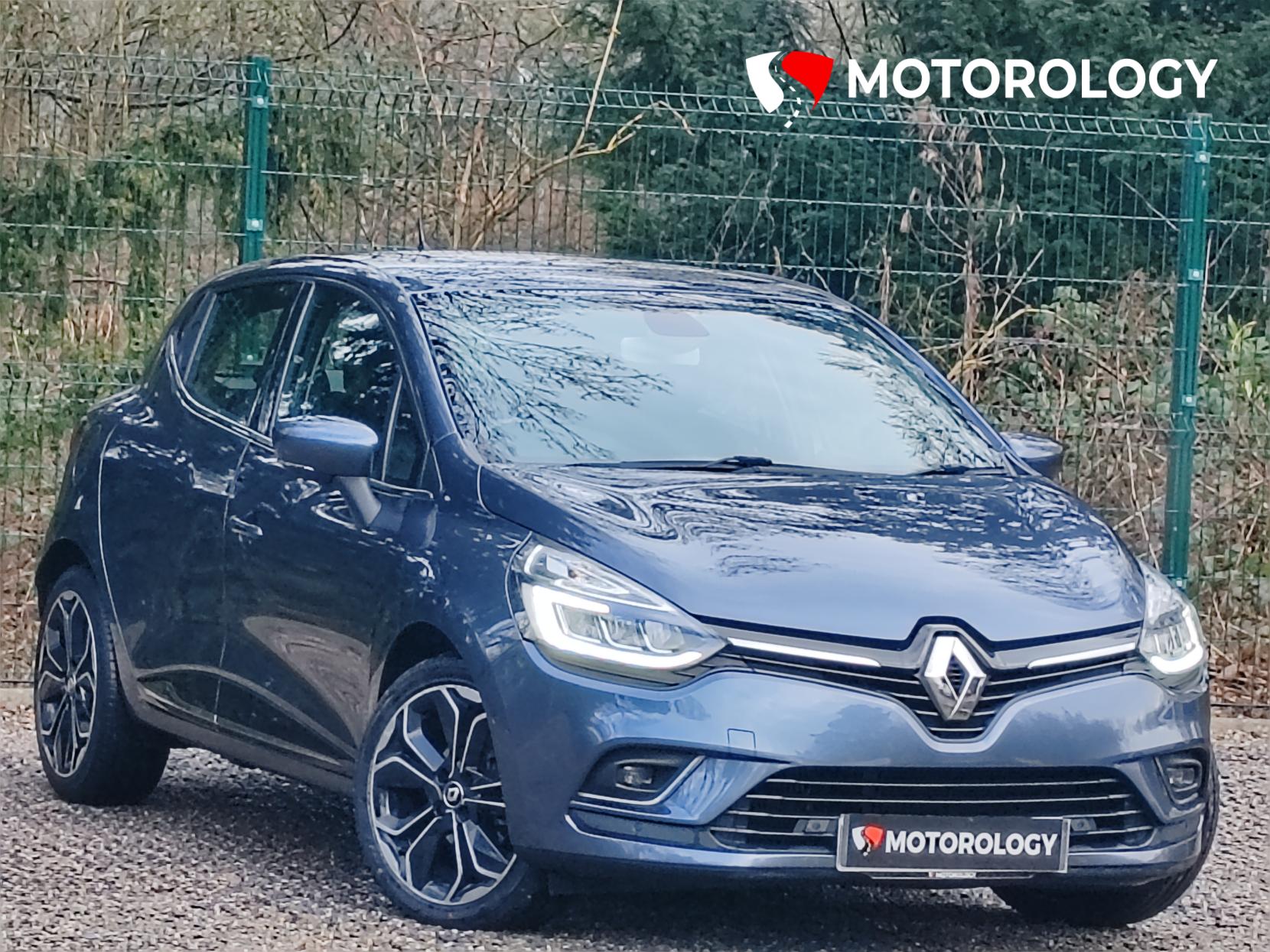 Renault Clio 1.2 TCe Signature Nav Hatchback 5dr Petrol Manual Euro 6 (s/s) (120 ps)