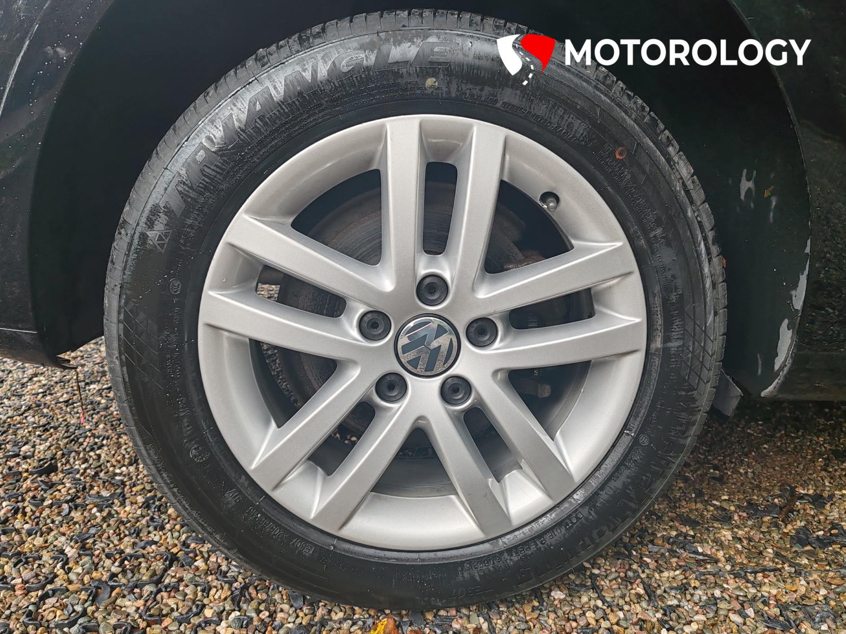 Volkswagen Touran 1.6 TDI BlueMotion Tech SE MPV 5dr Diesel DSG Euro 5 (s/s) (105 ps)