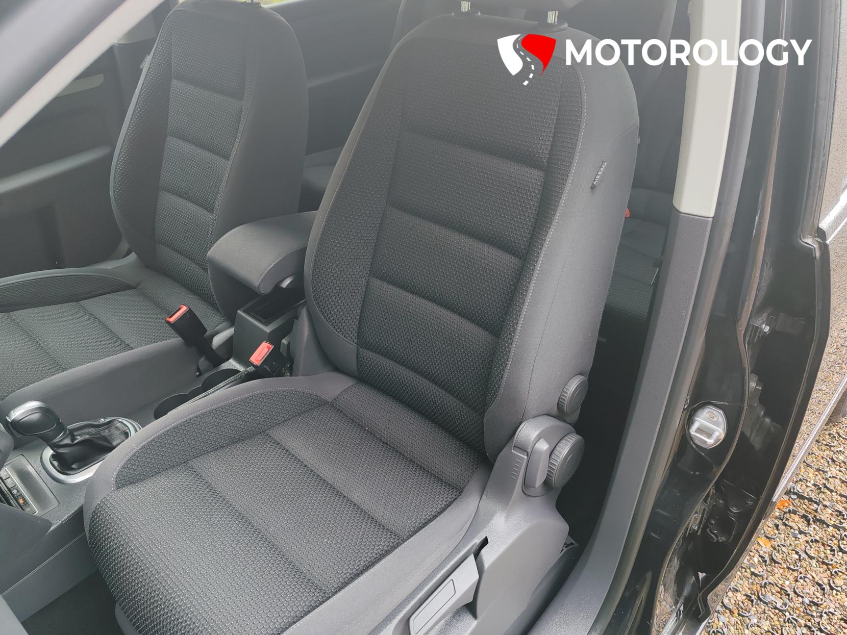 Volkswagen Touran 1.6 TDI BlueMotion Tech SE MPV 5dr Diesel DSG Euro 5 (s/s) (105 ps)