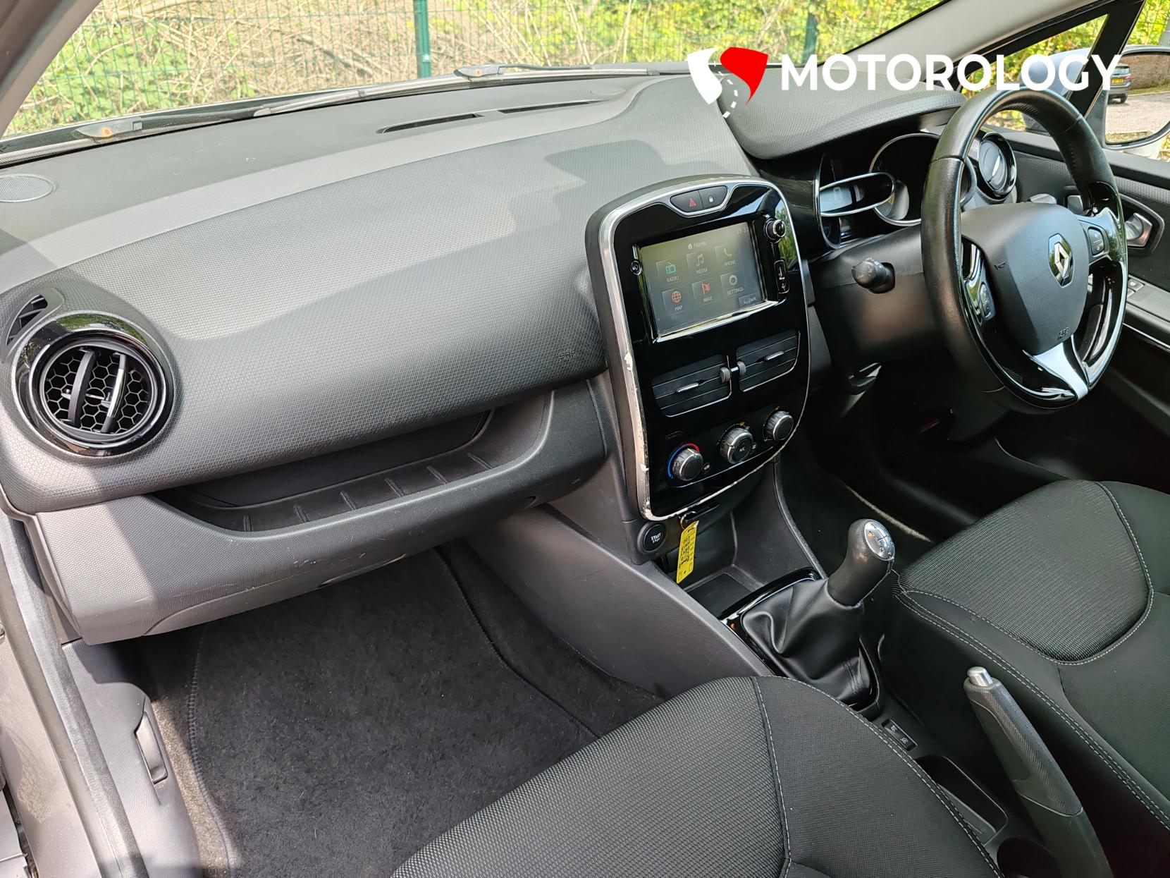 Renault Clio 1.2 16V Dynamique MediaNav Hatchback 5dr Petrol Manual Euro 5 (75 ps)