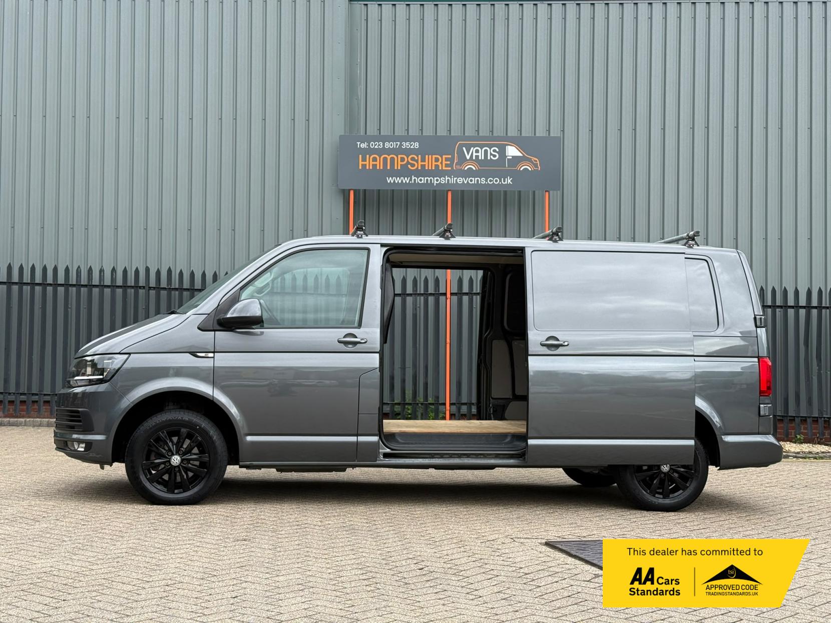 2017 Volkswagen Transporter 2.0 TDI T30 BlueMotion Tech Highline Panel Van 5dr Diesel Manual FWD LWB Euro 6 (s/s) (150 ps) - Thumbnail 6