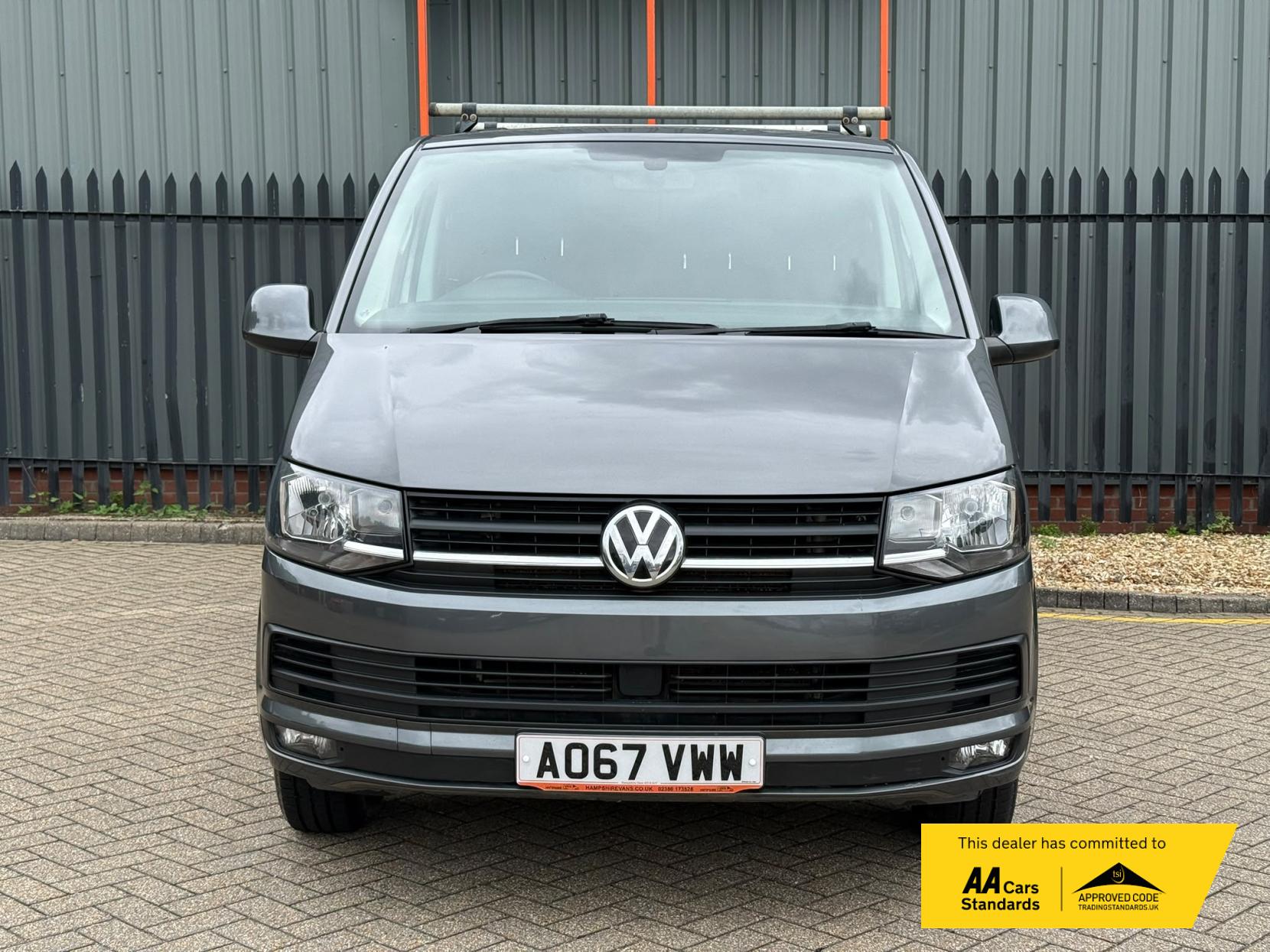 2017 Volkswagen Transporter 2.0 TDI T30 BlueMotion Tech Highline Panel Van 5dr Diesel Manual FWD LWB Euro 6 (s/s) (150 ps) - Thumbnail 8