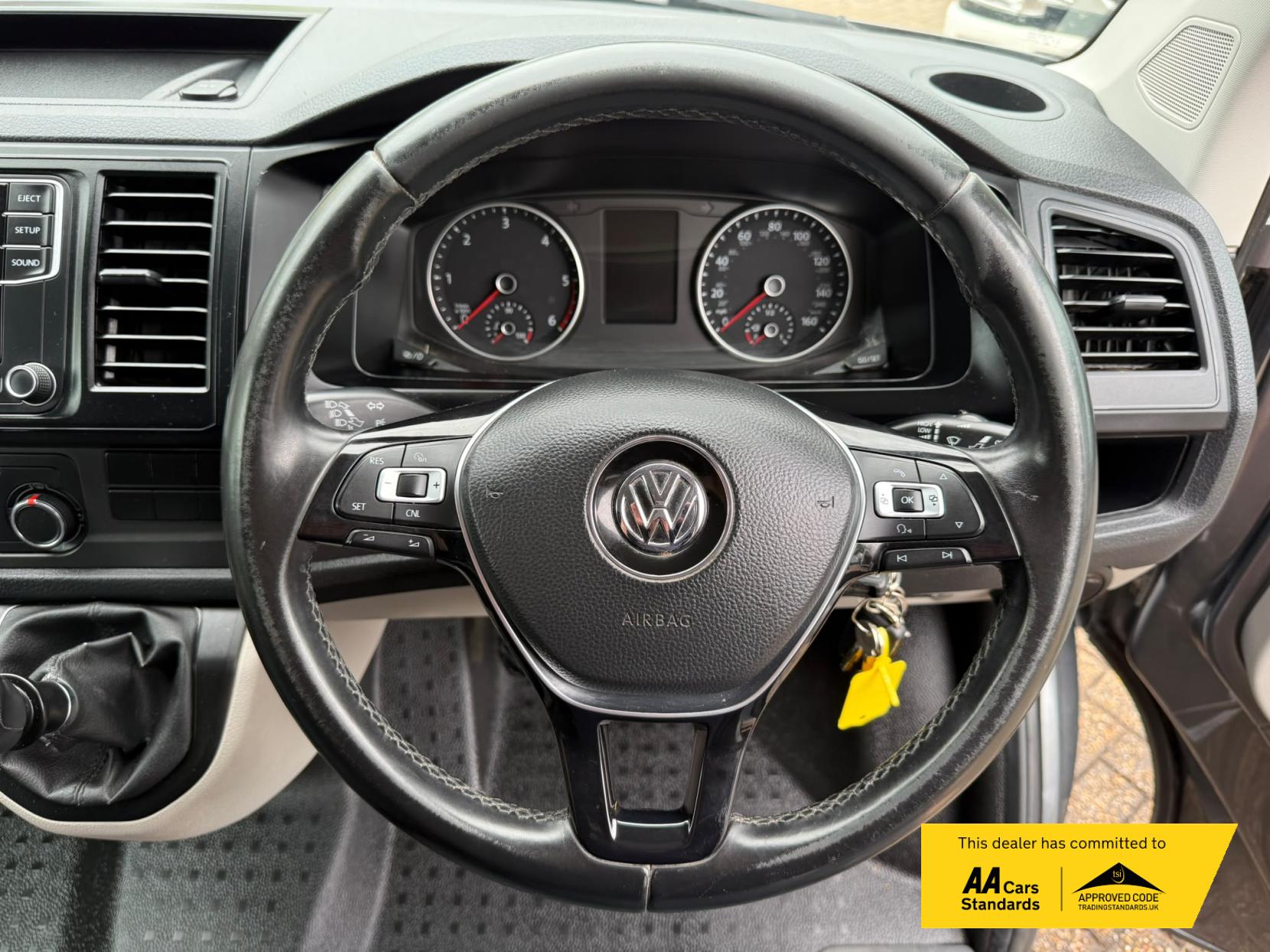 2017 Volkswagen Transporter 2.0 TDI T30 BlueMotion Tech Highline Panel Van 5dr Diesel Manual FWD LWB Euro 6 (s/s) (150 ps) - Thumbnail 32
