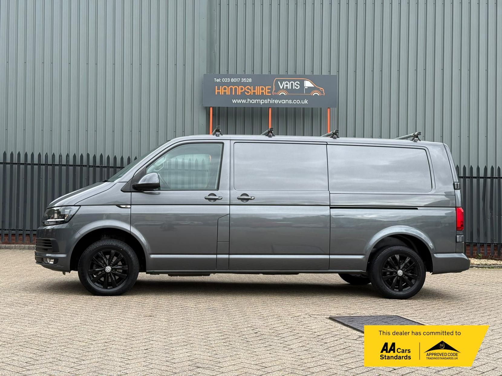 2017 Volkswagen Transporter 2.0 TDI T30 BlueMotion Tech Highline Panel Van 5dr Diesel Manual FWD LWB Euro 6 (s/s) (150 ps) - Thumbnail 5