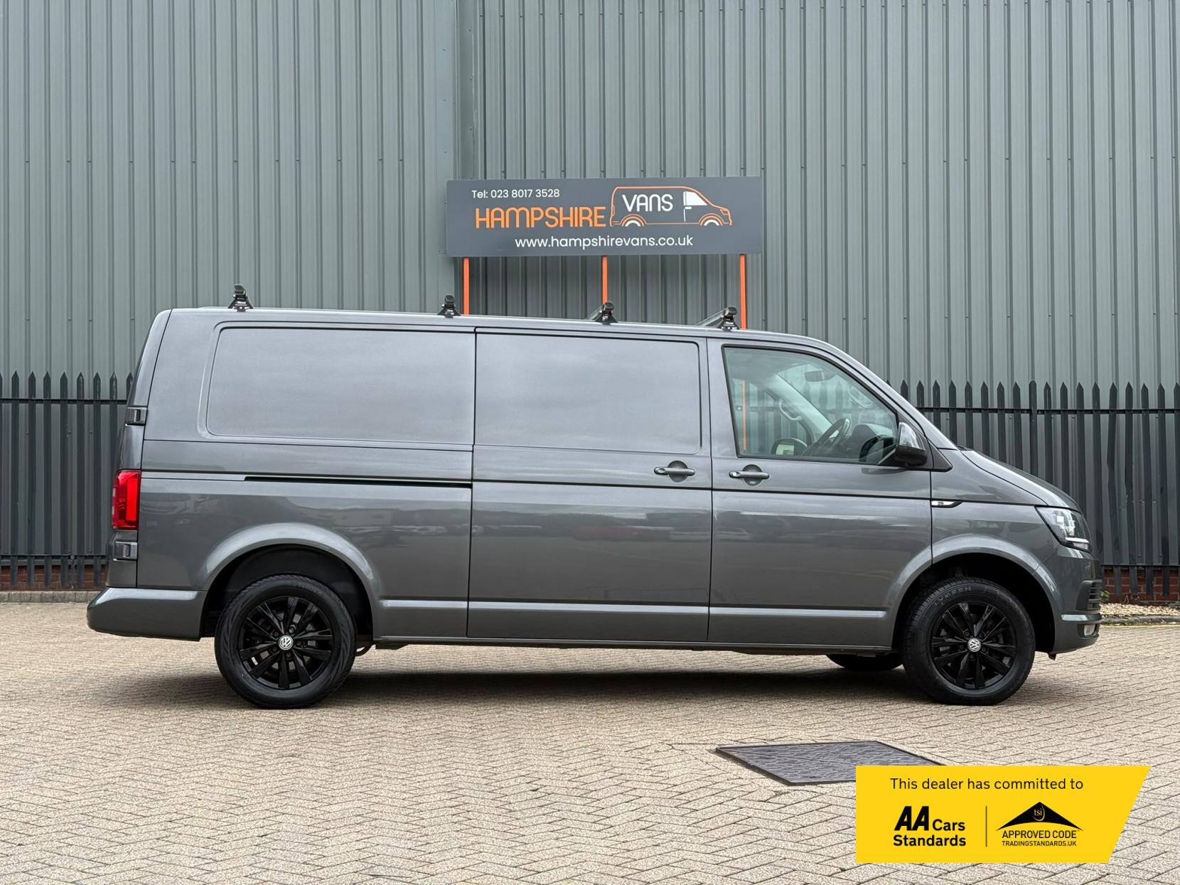 2017 Volkswagen Transporter 2.0 TDI T30 BlueMotion Tech Highline Panel Van 5dr Diesel Manual FWD LWB Euro 6 (s/s) (150 ps) - Thumbnail 7