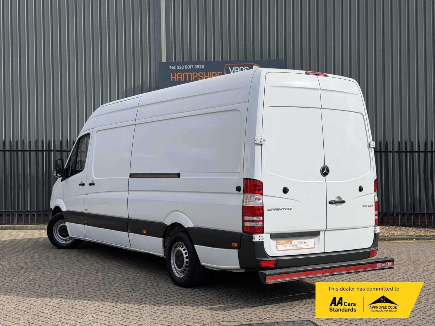Mercedes-Benz Sprinter 2.1 314 CDi Panel Van 5dr Diesel Manual RWD L3 H3 (218 g/km, 140 bhp)