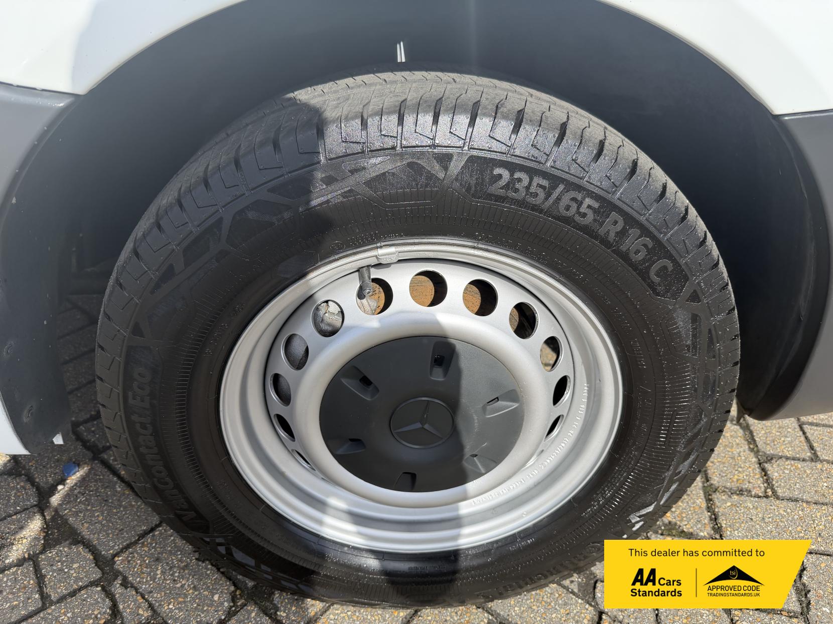 Mercedes-Benz Sprinter 2.1 314 CDi Panel Van 5dr Diesel Manual RWD L3 H3 (218 g/km, 140 bhp)