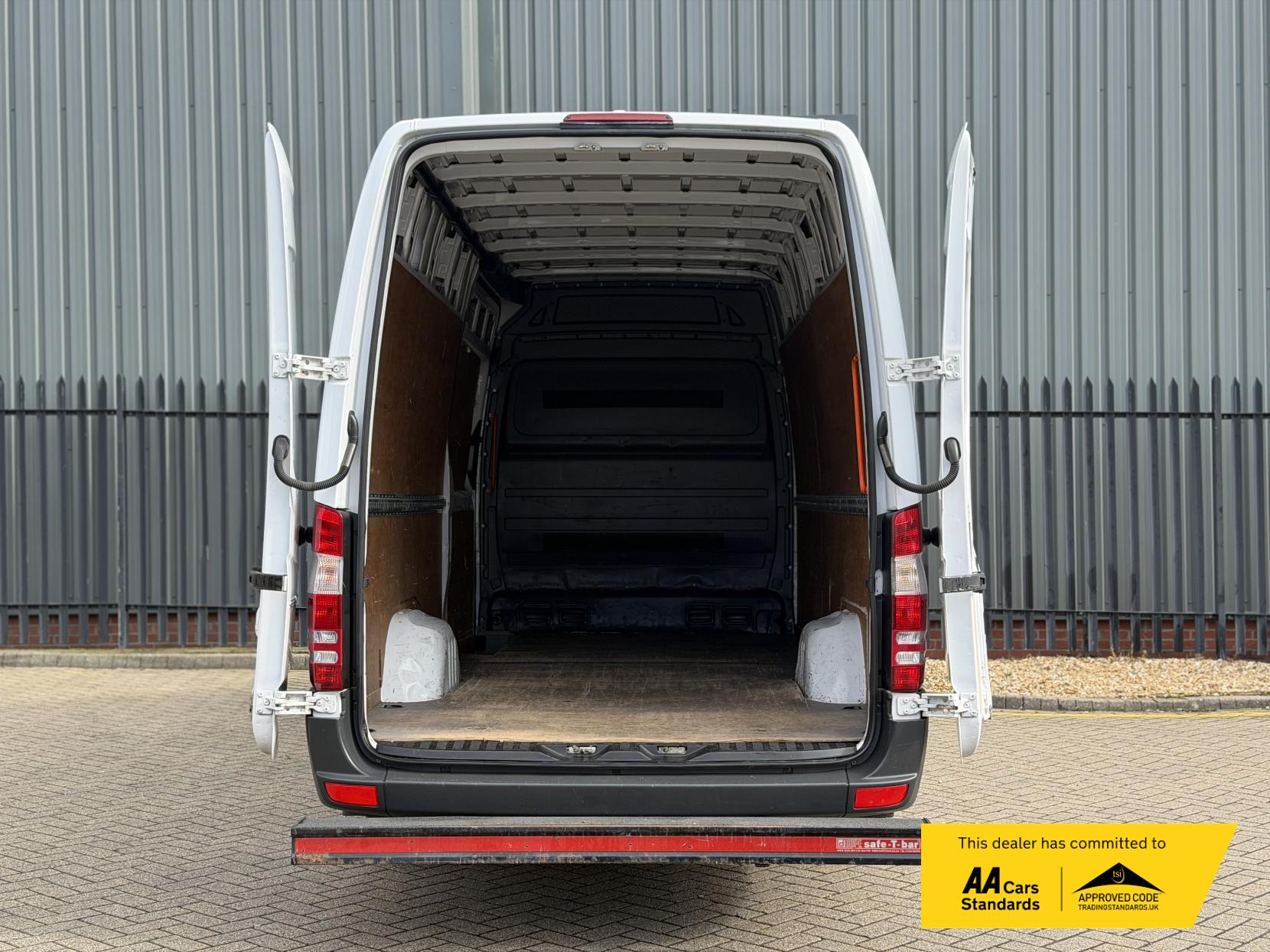 Mercedes-Benz Sprinter 2.1 314 CDi Panel Van 5dr Diesel Manual RWD L3 H3 (218 g/km, 140 bhp)