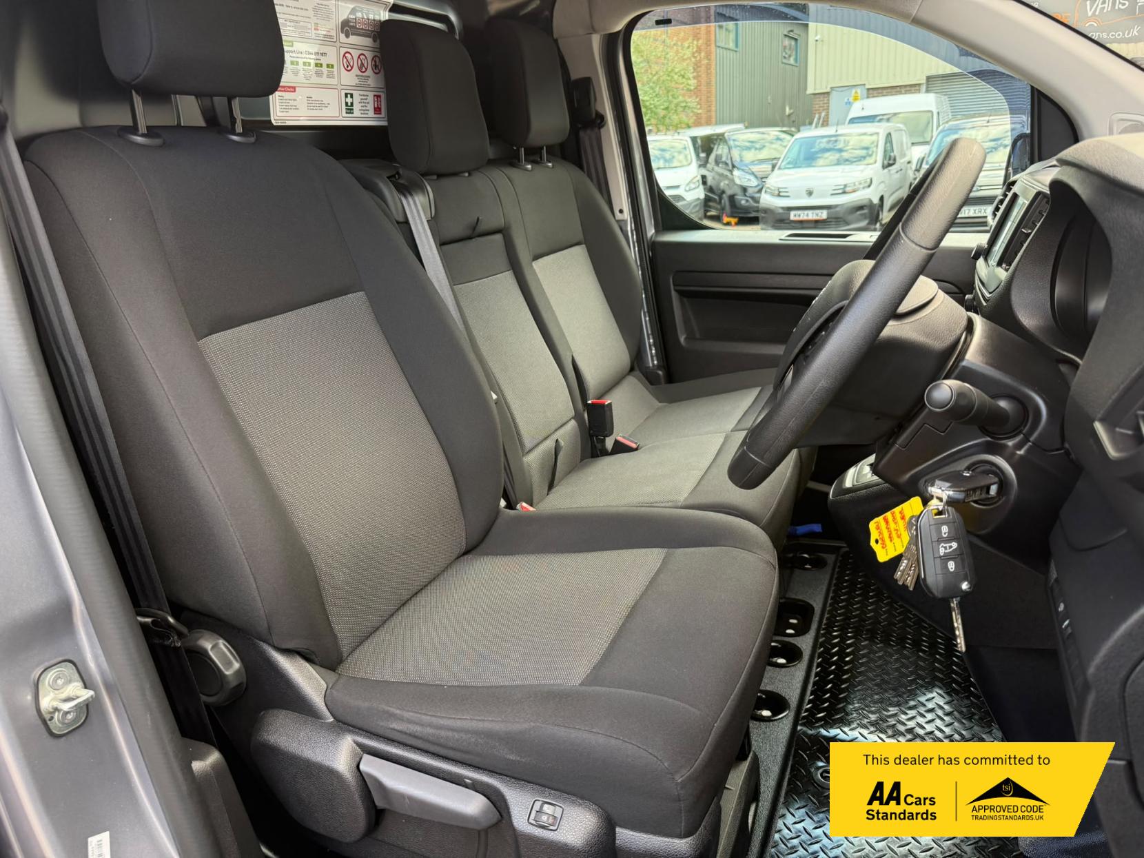 2023 Vauxhall Vivaro Electric 3100 75kWh Prime Panel Van 6dr Electric Auto L1 H1 (7.4kW Charger) (136 ps) - Thumbnail 63