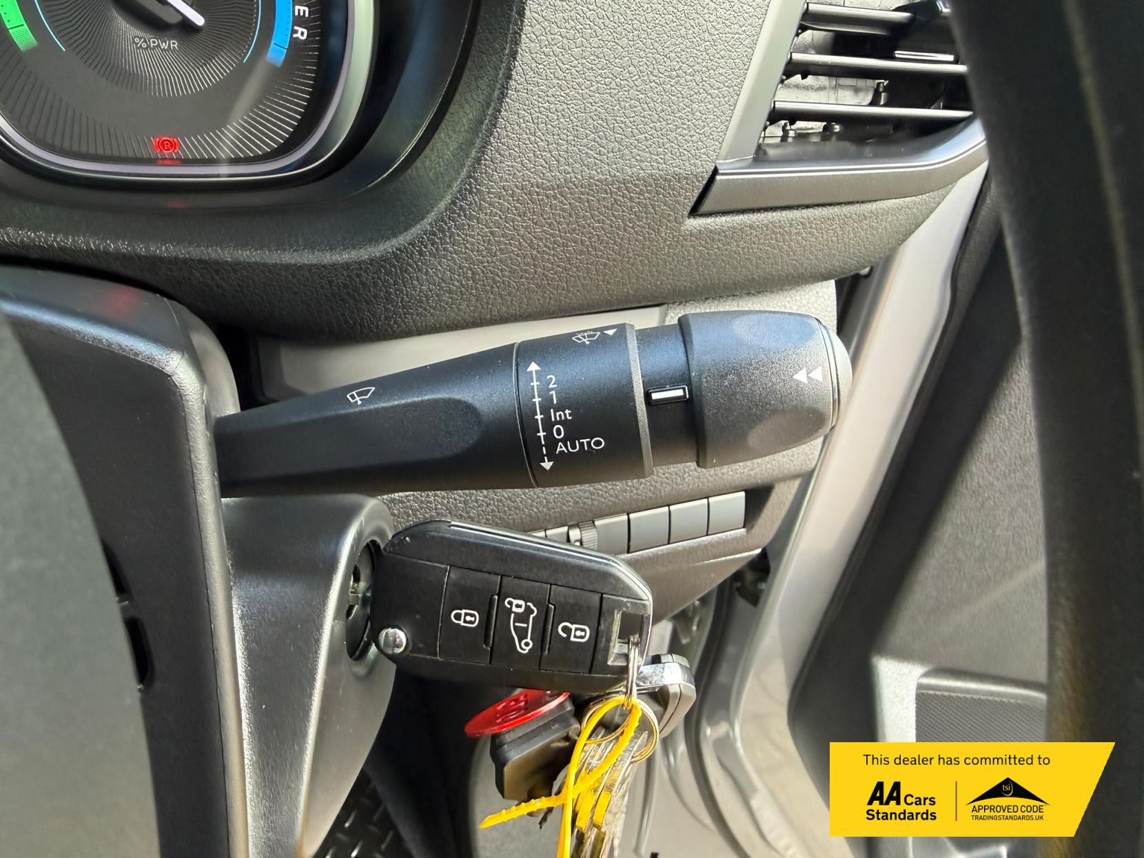 2023 Vauxhall Vivaro Electric 3100 75kWh Prime Panel Van 6dr Electric Auto L1 H1 (7.4kW Charger) (136 ps) - Thumbnail 24