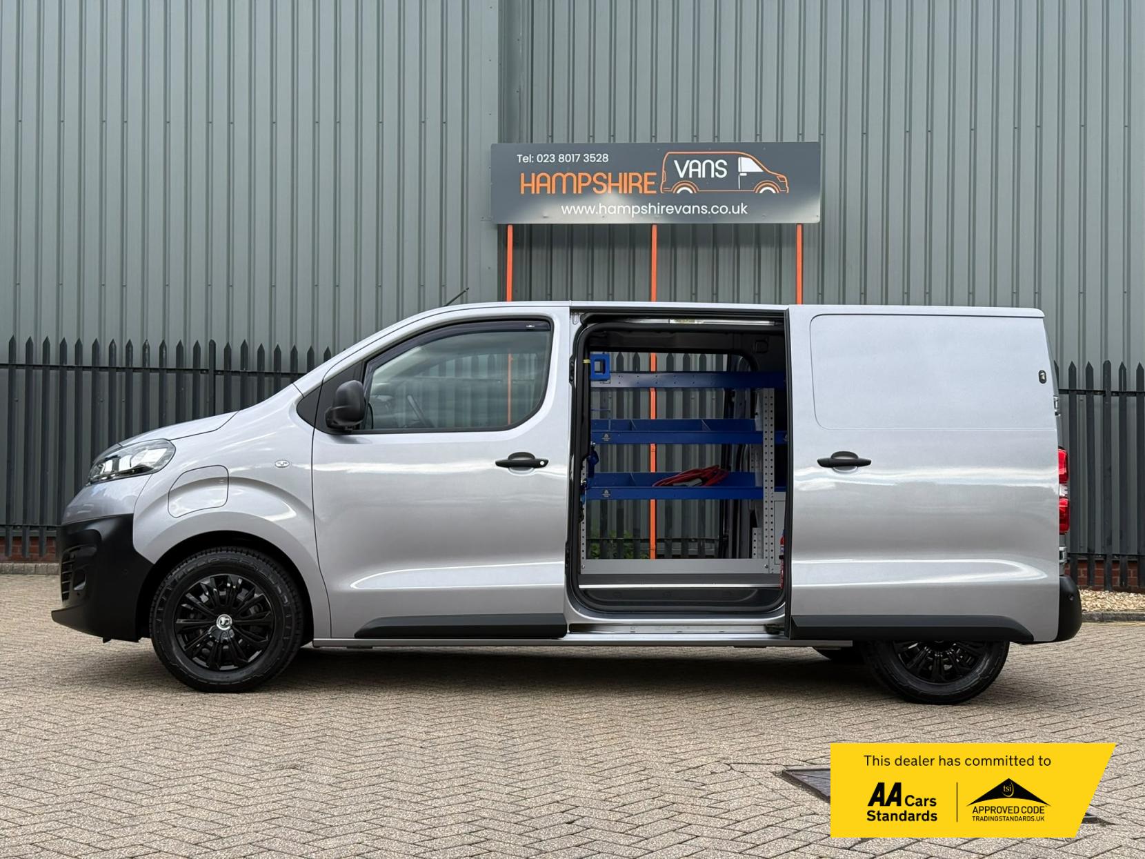 2023 Vauxhall Vivaro Electric 3100 75kWh Prime Panel Van 6dr Electric Auto L1 H1 (7.4kW Charger) (136 ps) - Thumbnail 5