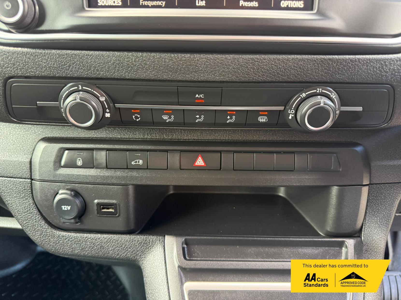 2023 Vauxhall Vivaro Electric 3100 75kWh Prime Panel Van 6dr Electric Auto L1 H1 (7.4kW Charger) (136 ps) - Thumbnail 13