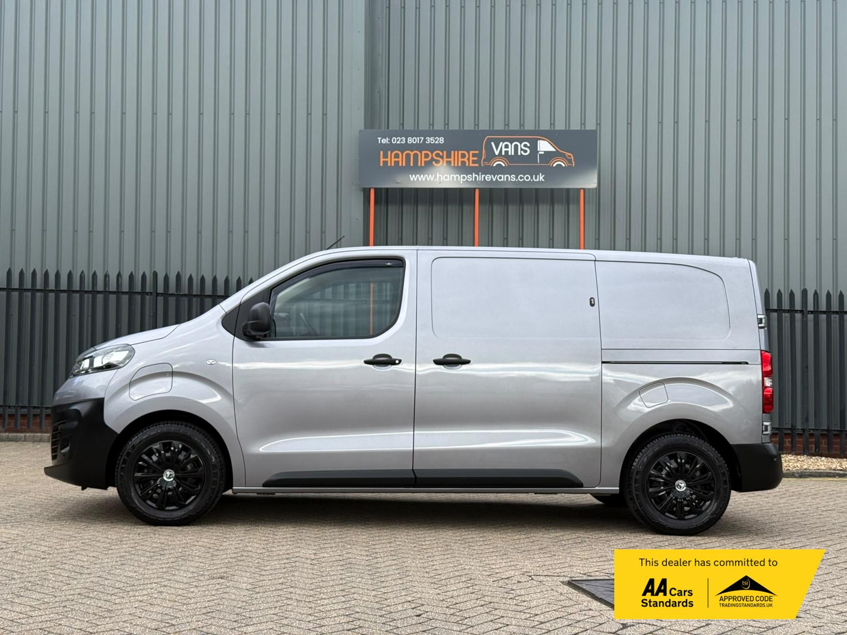 2023 Vauxhall Vivaro Electric 3100 75kWh Prime Panel Van 6dr Electric Auto L1 H1 (7.4kW Charger) (136 ps) - Thumbnail 6