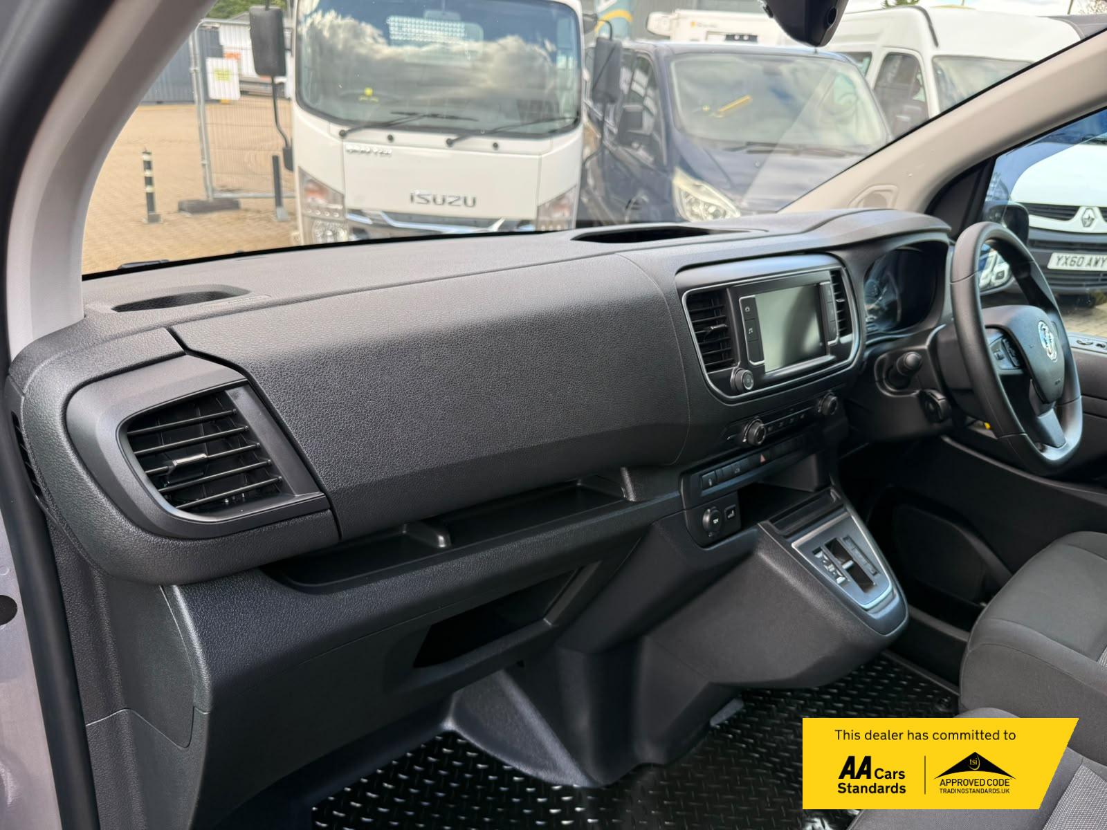 2023 Vauxhall Vivaro Electric 3100 75kWh Prime Panel Van 6dr Electric Auto L1 H1 (7.4kW Charger) (136 ps) - Thumbnail 55