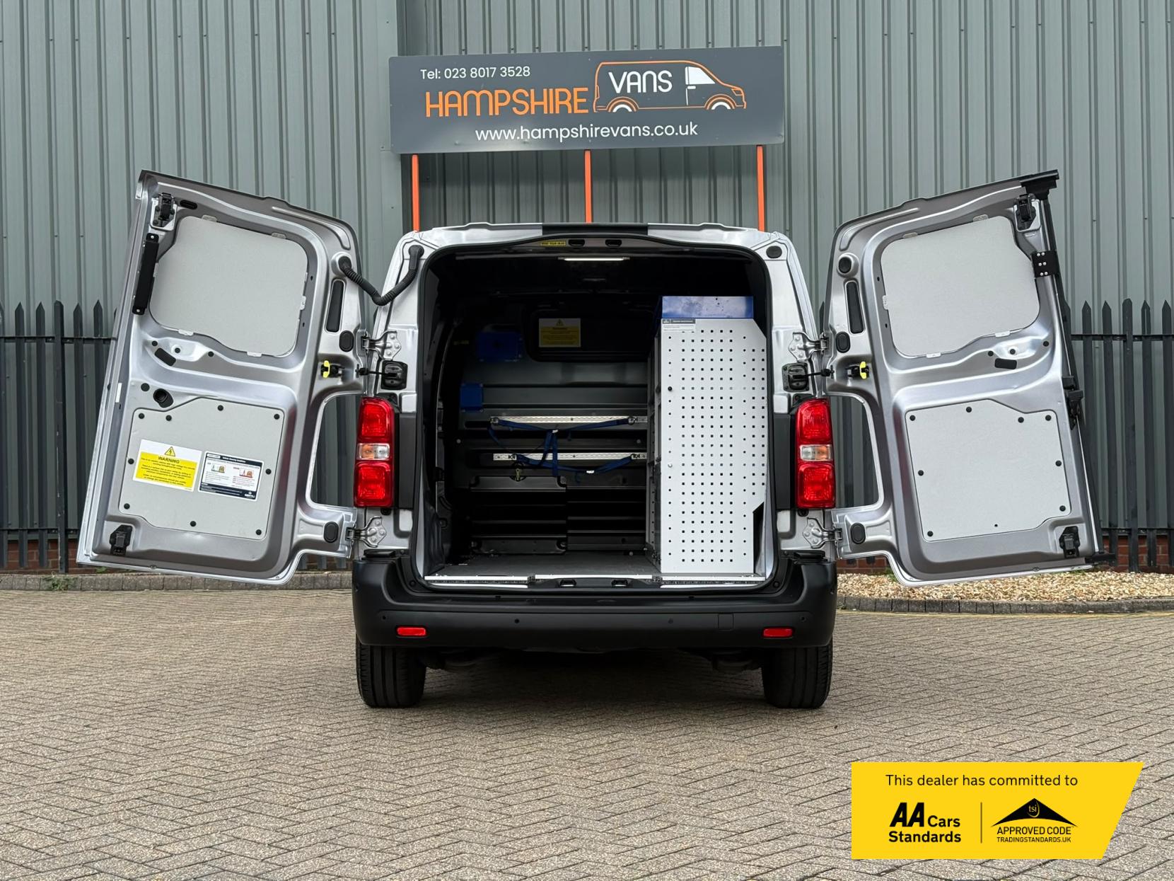2023 Vauxhall Vivaro Electric 3100 75kWh Prime Panel Van 6dr Electric Auto L1 H1 (7.4kW Charger) (136 ps) - Thumbnail 40
