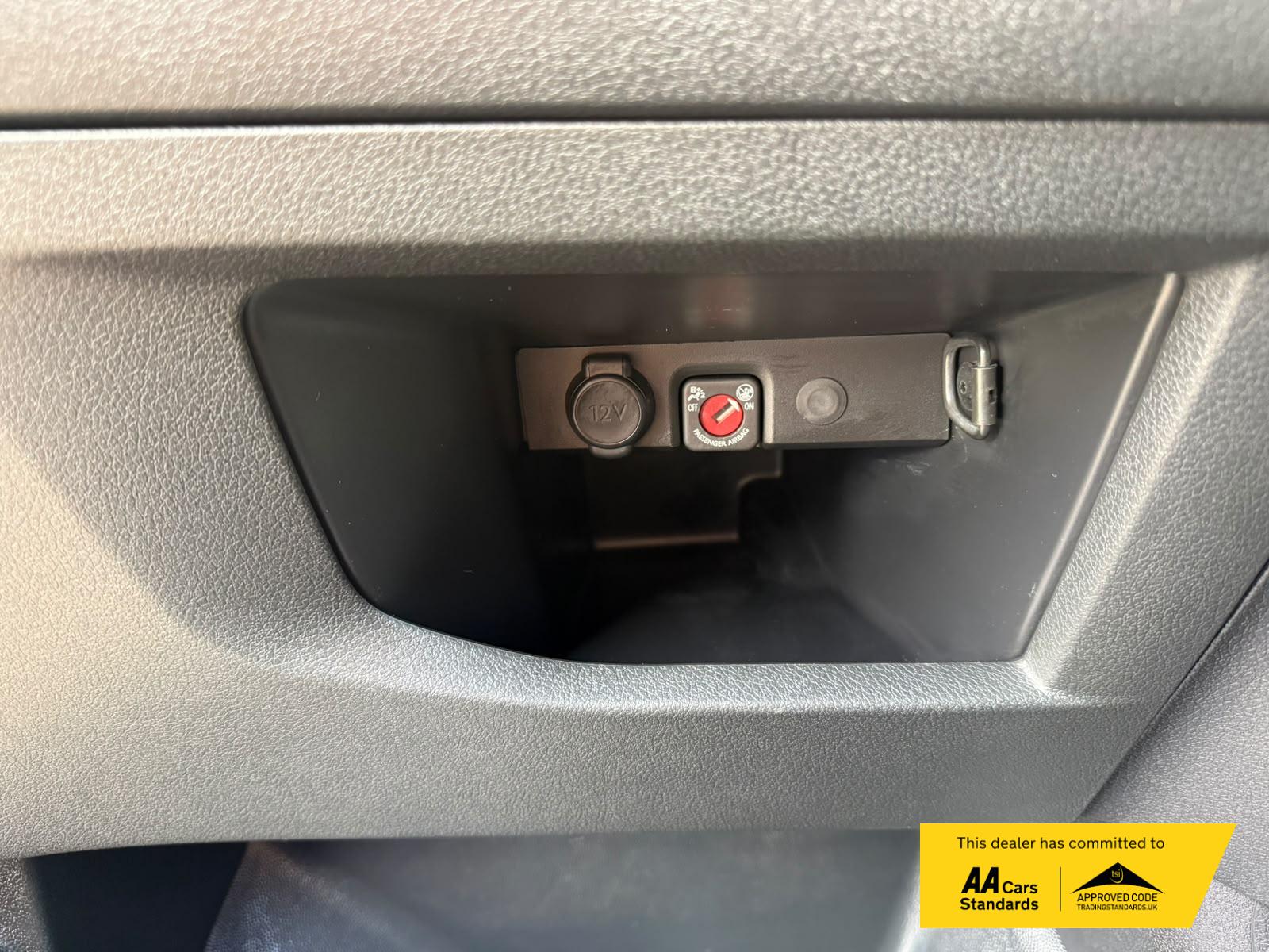 2023 Vauxhall Vivaro Electric 3100 75kWh Prime Panel Van 6dr Electric Auto L1 H1 (7.4kW Charger) (136 ps) - Thumbnail 53