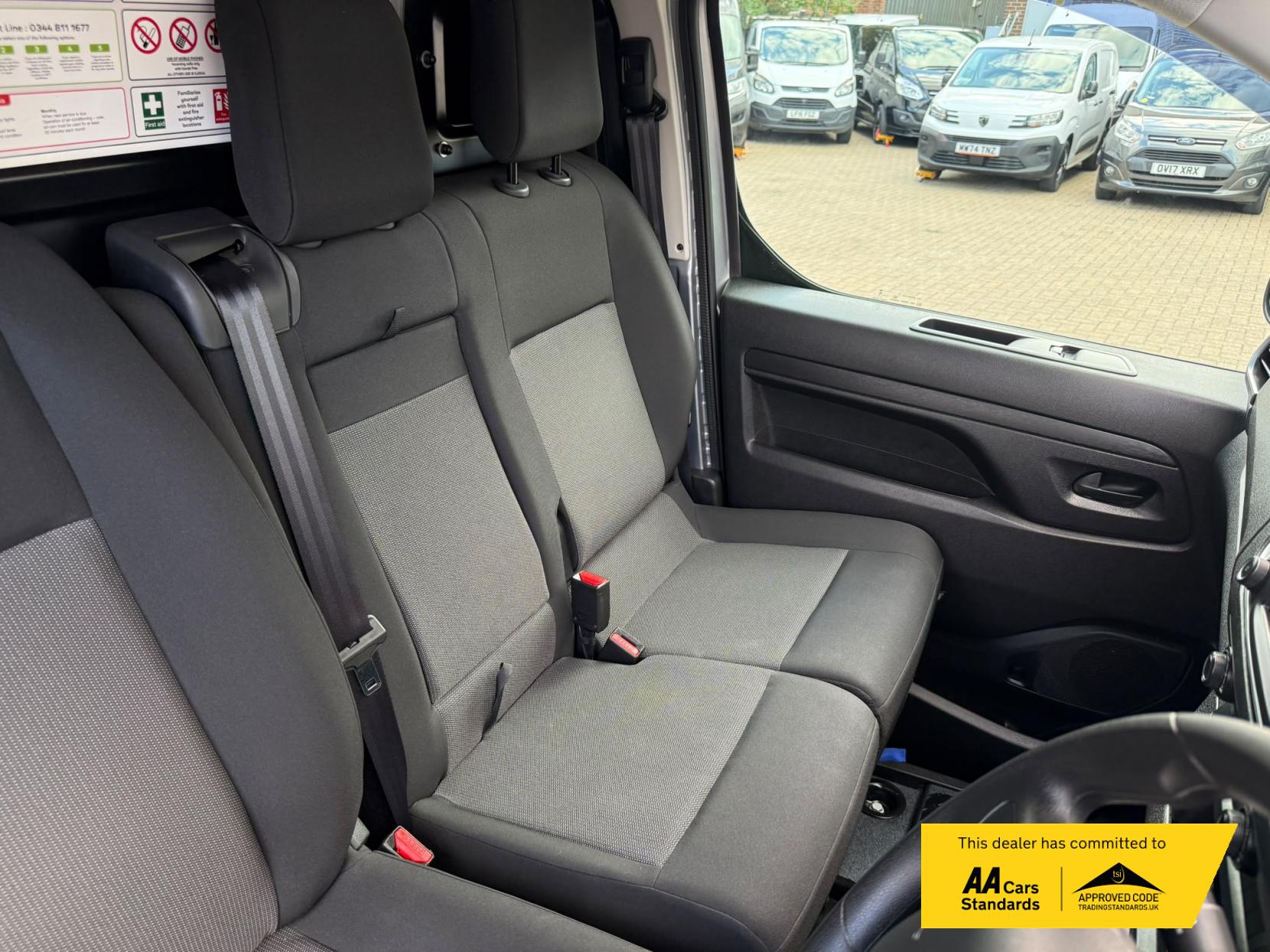 2023 Vauxhall Vivaro Electric 3100 75kWh Prime Panel Van 6dr Electric Auto L1 H1 (7.4kW Charger) (136 ps) - Thumbnail 8