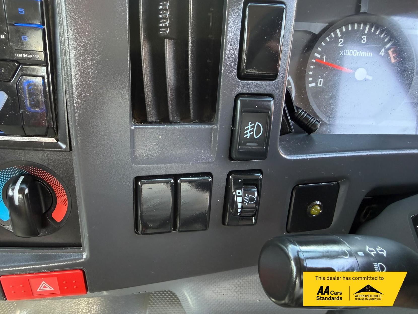 2020 Isuzu Grafter 1.9D N35 Green Dropside 2dr Diesel Manual RWD LWB Euro 6 (TRW) (125 ps) - Thumbnail 32