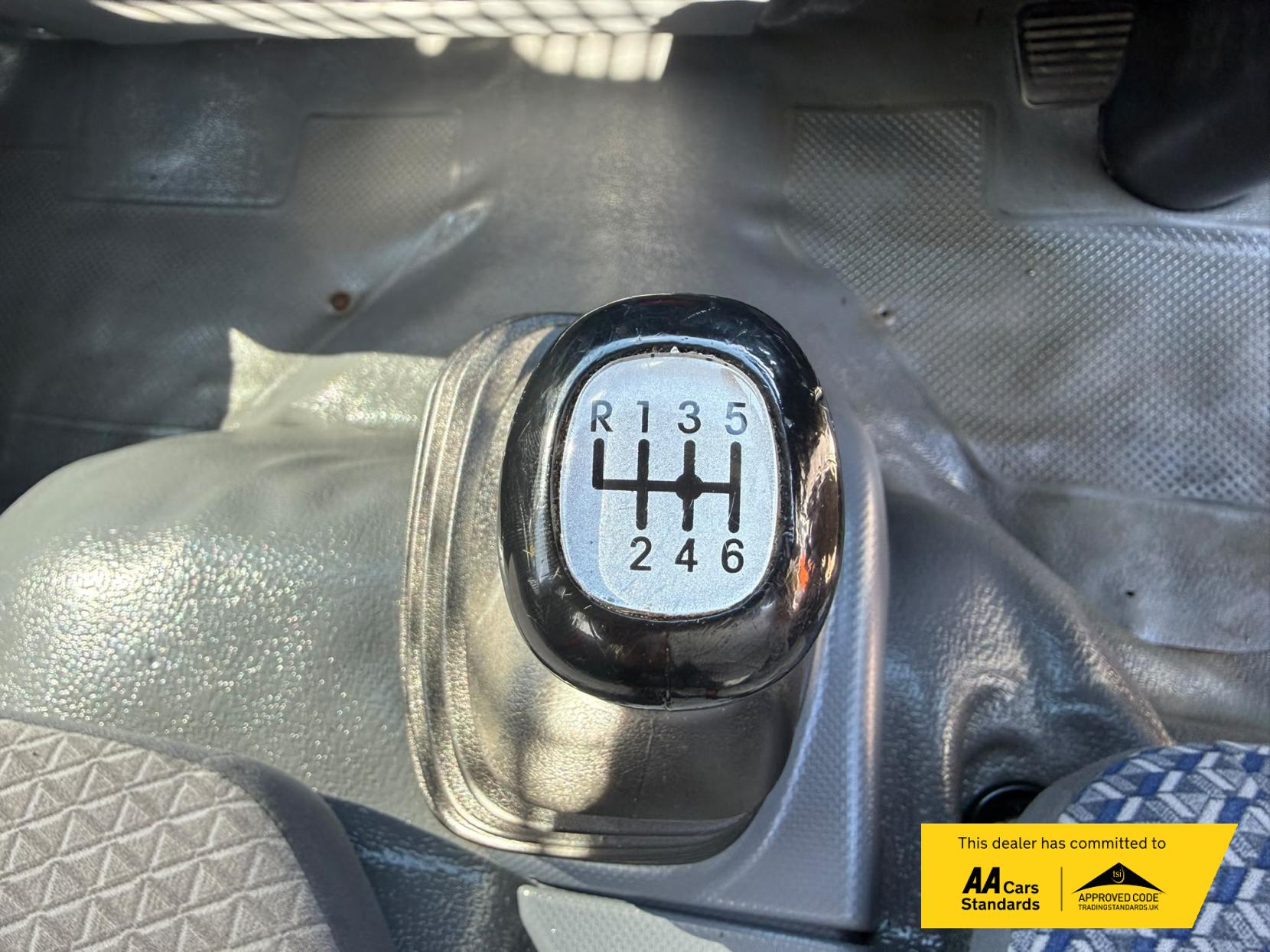 2020 Isuzu Grafter 1.9D N35 Green Dropside 2dr Diesel Manual RWD LWB Euro 6 (TRW) (125 ps) - Thumbnail 27