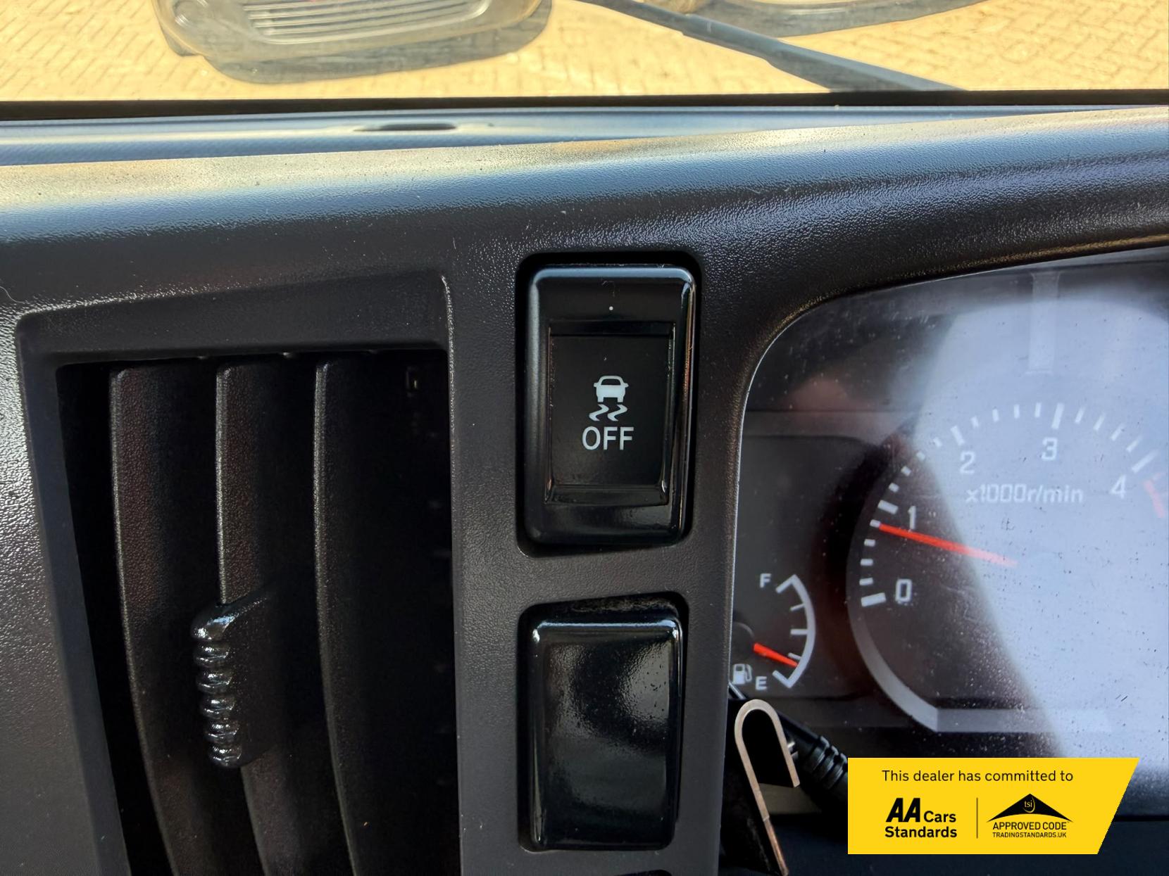 2020 Isuzu Grafter 1.9D N35 Green Dropside 2dr Diesel Manual RWD LWB Euro 6 (TRW) (125 ps) - Thumbnail 30