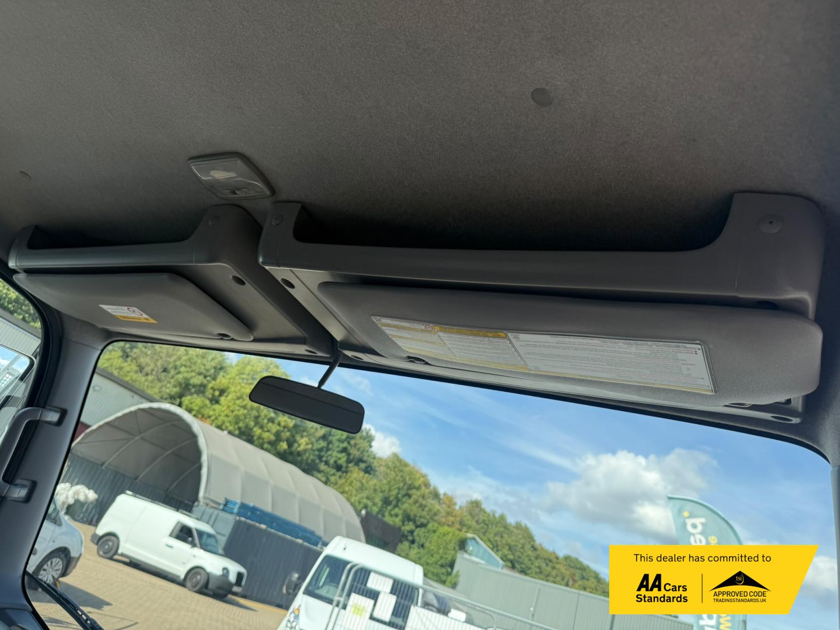 2020 Isuzu Grafter 1.9D N35 Green Dropside 2dr Diesel Manual RWD LWB Euro 6 (TRW) (125 ps) - Thumbnail 37